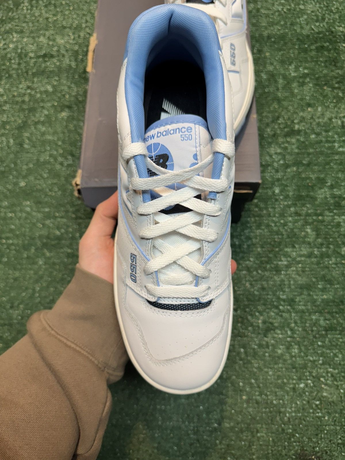 New Balance New Balance 550 UNC White University Blue Size 9.5 Size US 9.5 / EU 42-43 - 2 Thumbnail