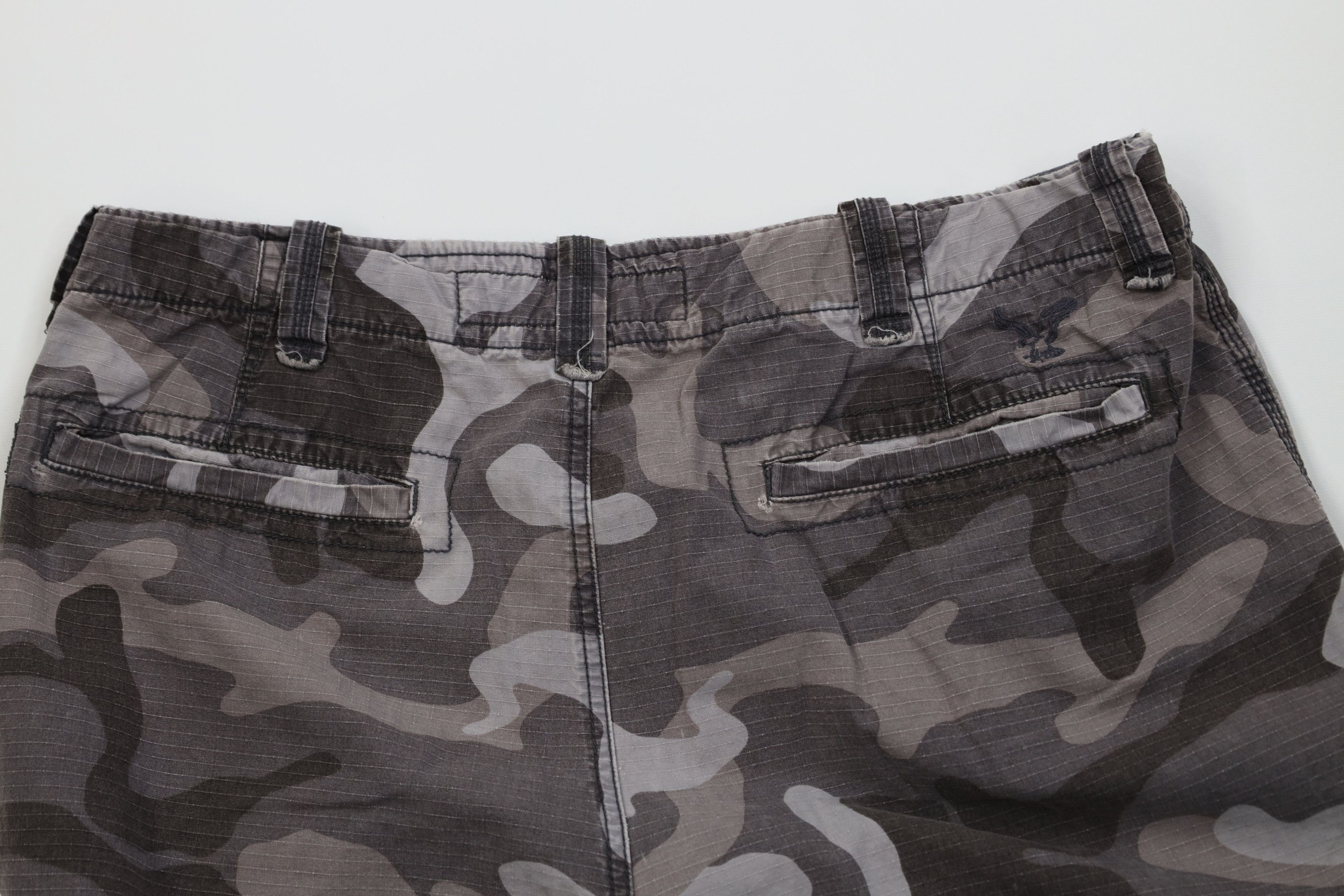 American Eagle Outfitters Vintage Y2K American Eagle Ripstop Camouflage Cargo Shorts Size US 38 / EU 54 - 8 Thumbnail