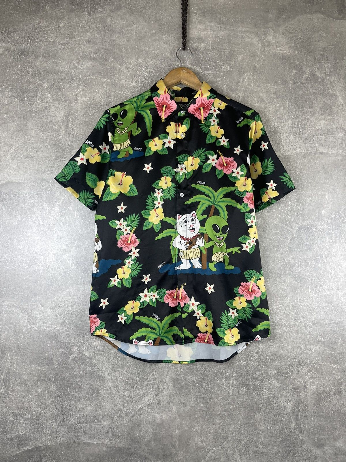 RIPNDIP RIPNDIP Hawaiian Shirt Alien Lucky Cat Floral Short Sleeve Size US S / EU 44-46 / 1 - 1 Thumbnail