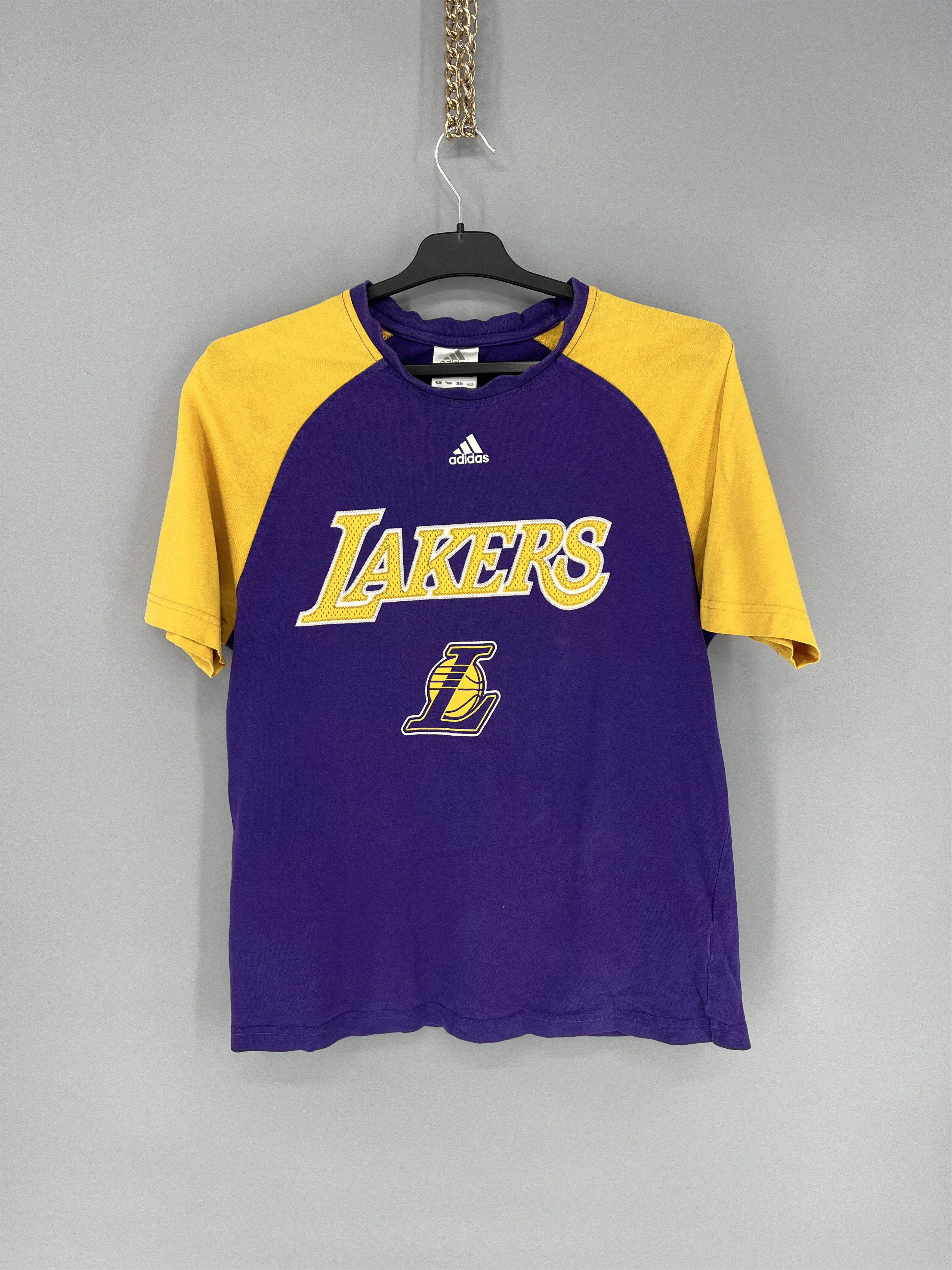 Adidas 🔷Vintage Adidas L.A. Lakers Kobe Bryant #24 T-shirt🔷 Size US M / EU 48-50 / 2 - 1 Thumbnail