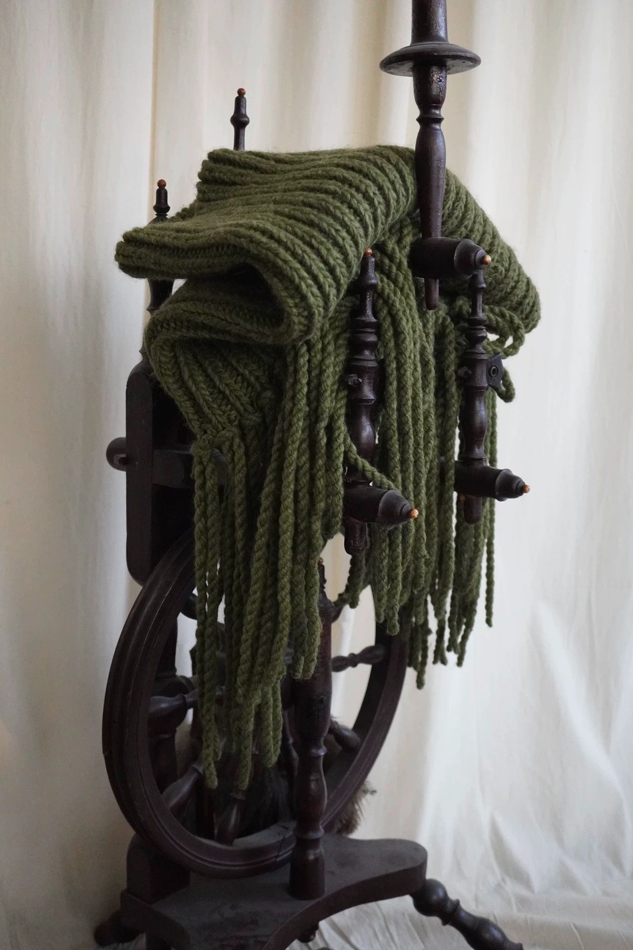 Other zooSelect Hand-Knit Bulky Fringed Cowl Snake Green Size ONE SIZE - 4 Thumbnail