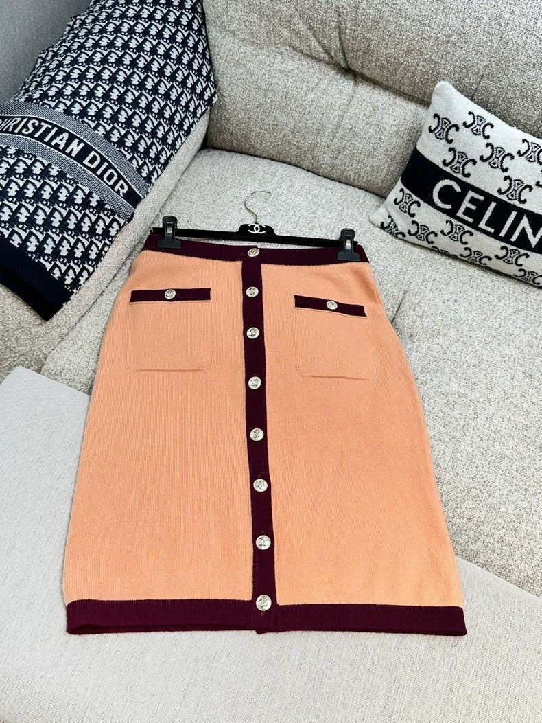 Chanel Chanel 20A Kangpeng Street Orange Pink Burgundy Edge Gold Size 24" / US 00 / IT 34 - 1 Thumbnail