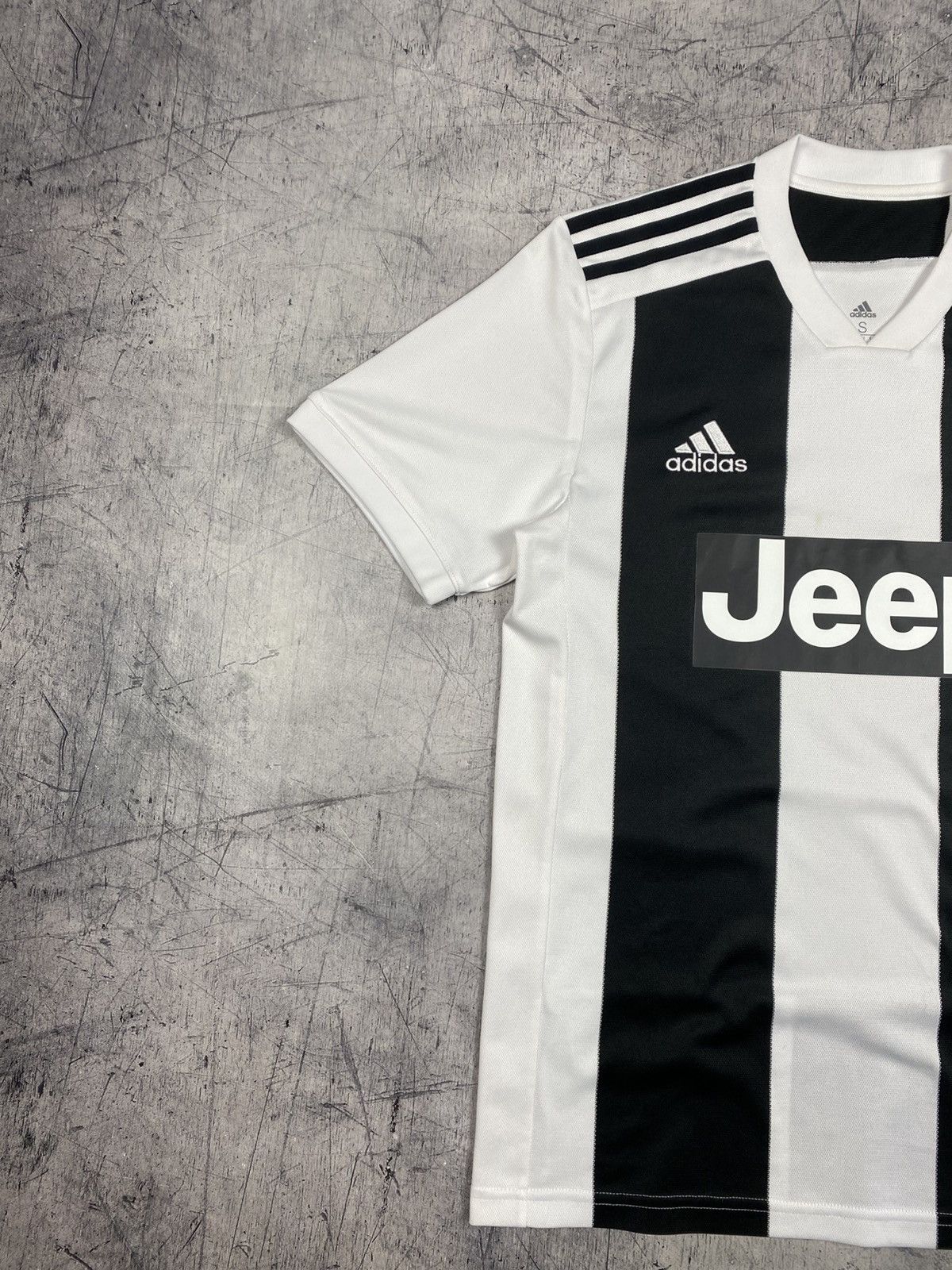 Adidas Adidas Juventus FC 2018/19 Home Football Jersey Size US S / EU 44-46 / 1 - 3 Thumbnail