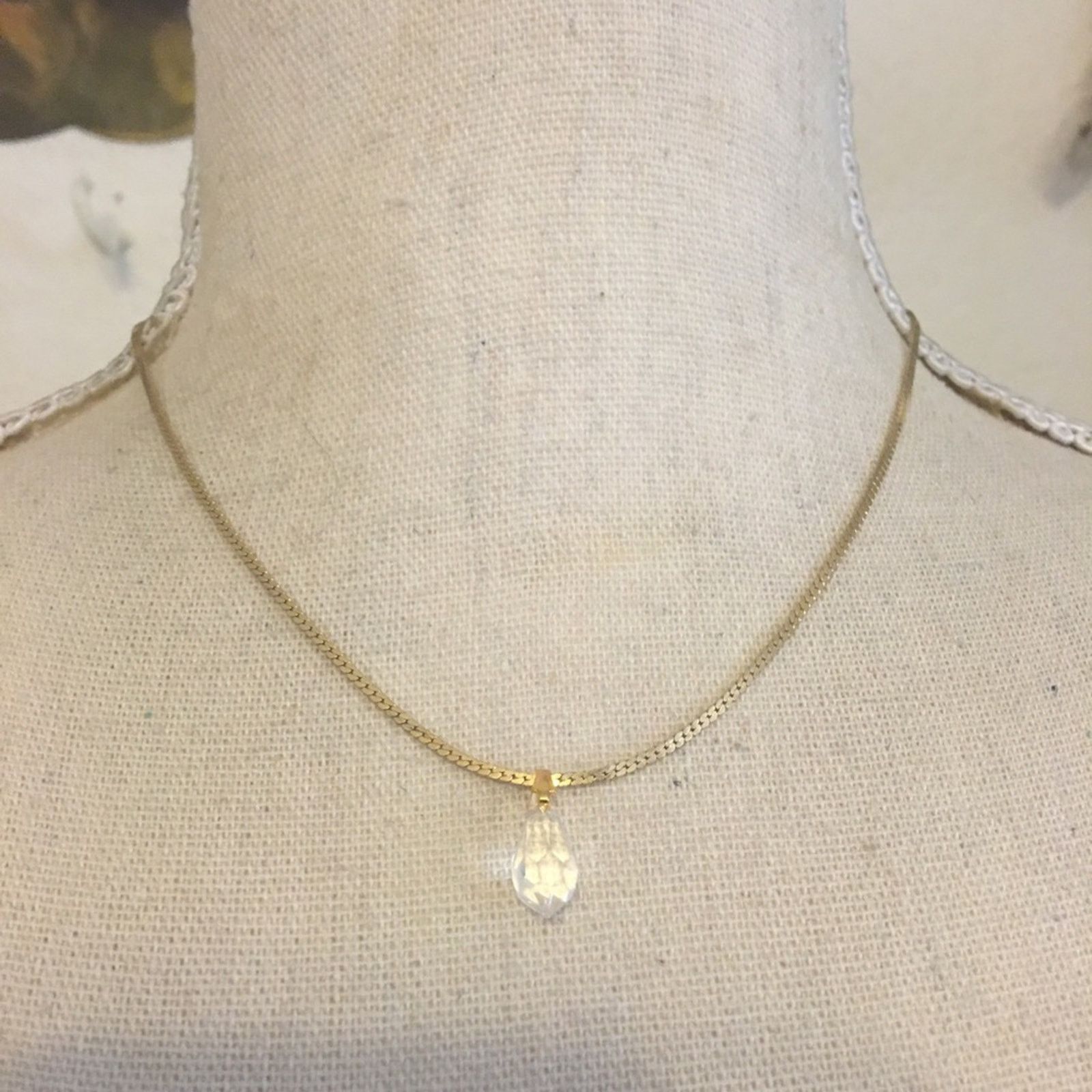Vintage Vintage faceted teardrop glass crystal on chain Size ONE SIZE - 1 Thumbnail