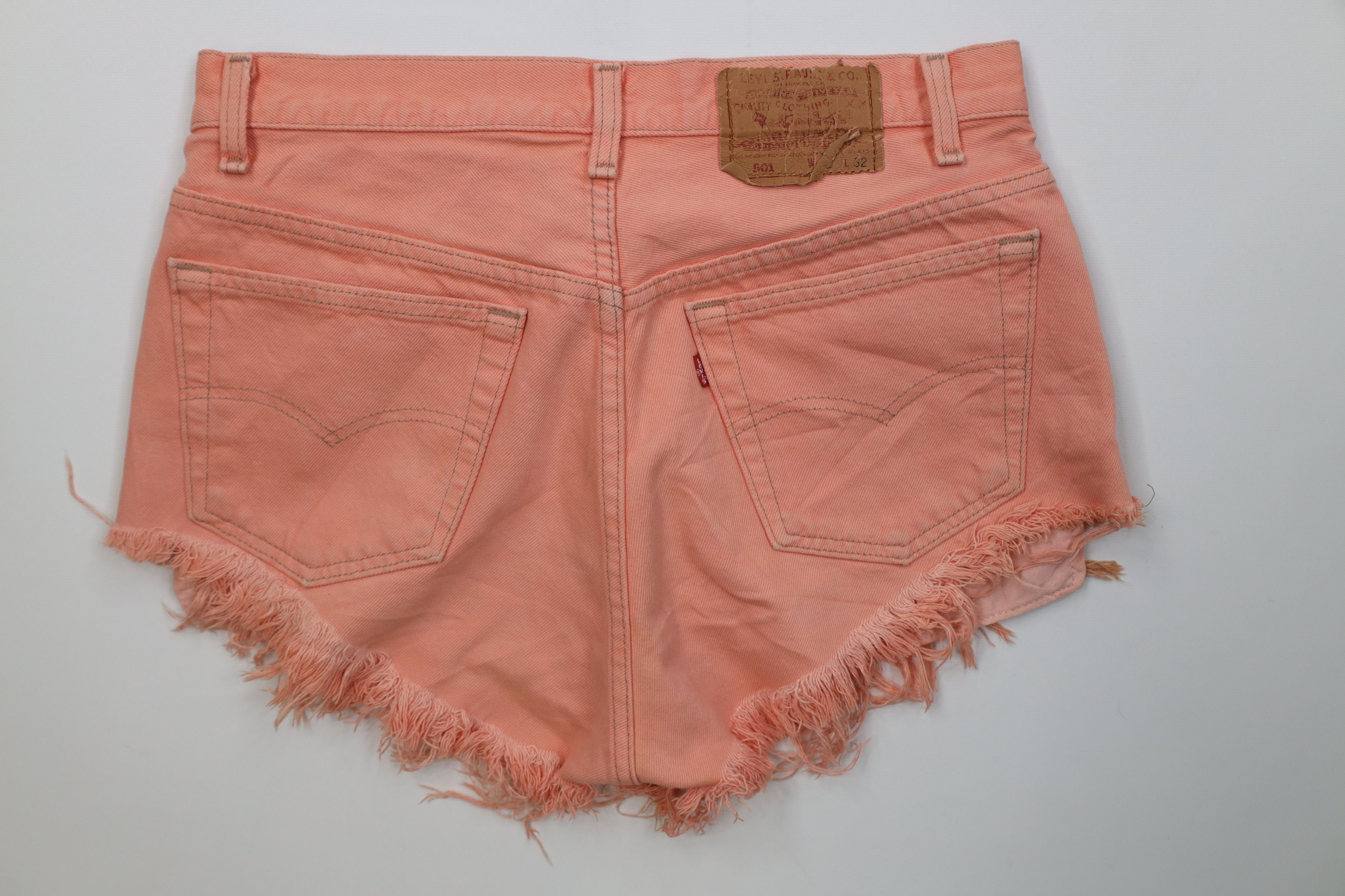 Levi's Vintage 90s Levis 501xx Cut Off Denim Jean Shorts Pink USA Size 32" / US 10 / IT 46 - 7 Thumbnail