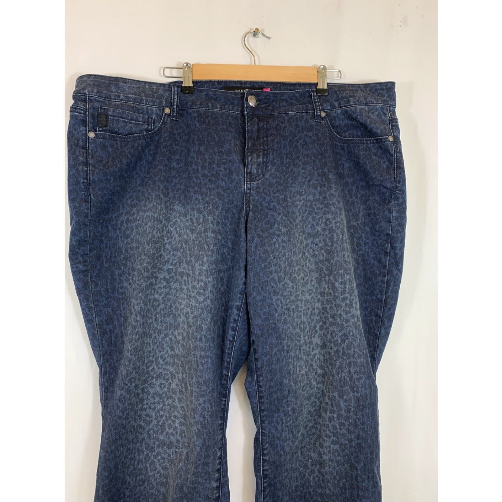 Torrid Torrid Denim Jeans Womens Plus Size 24 Dark Wash Cheetah Print Skinny Pants Jeans Size 42" / US 20 - 3 Thumbnail