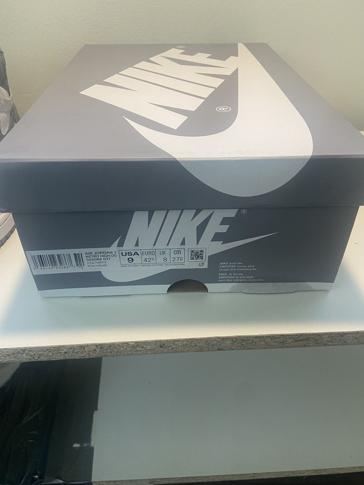 Jordan Brand Air Jordan 1 Retro High OG "Stealth” Size US 9 / EU 42 - 7 Thumbnail