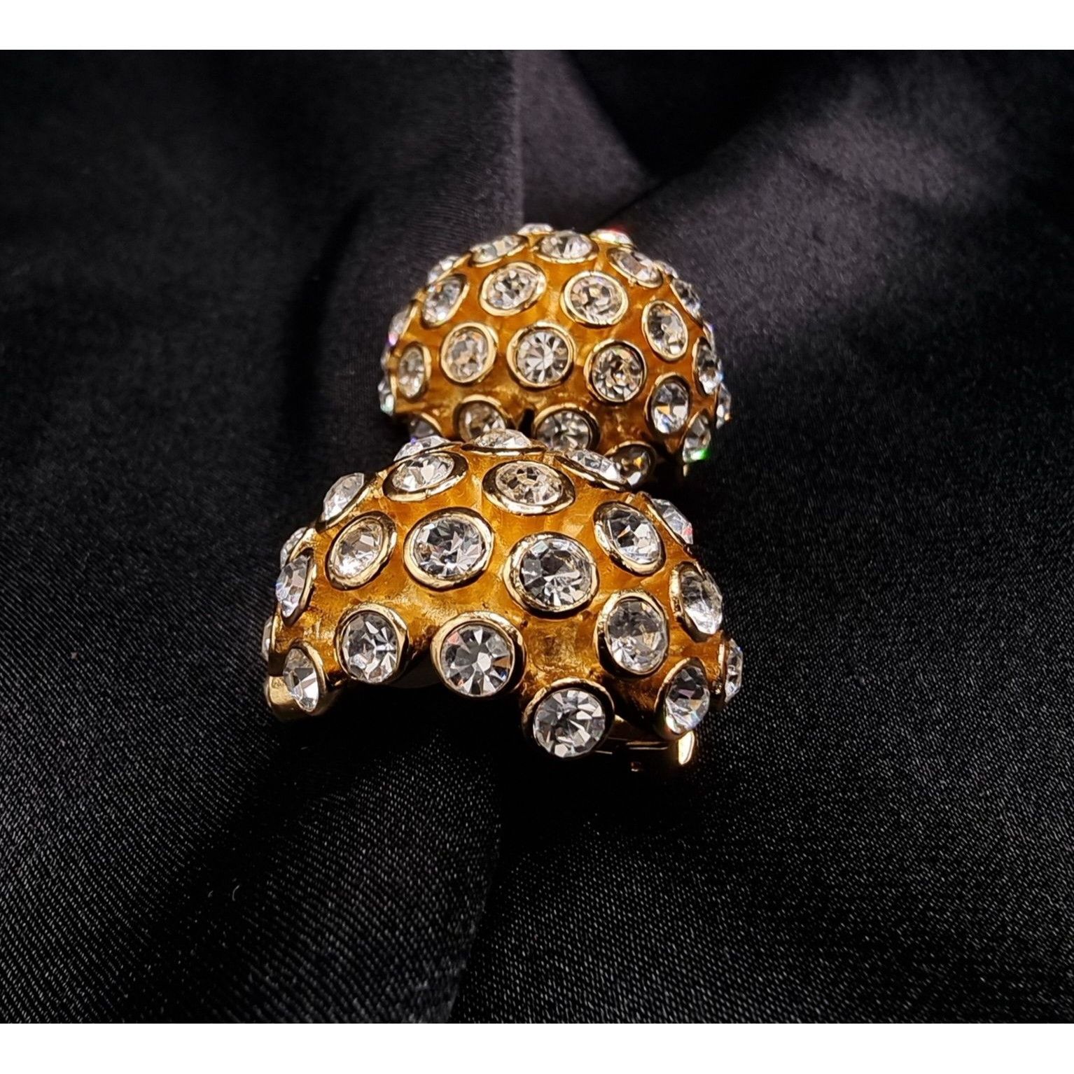 Vintage Rare Find Vintage CHRISTIAN DIOR 1990s Gold-Tone Clip-On Ear Size ONE SIZE - 3 Thumbnail