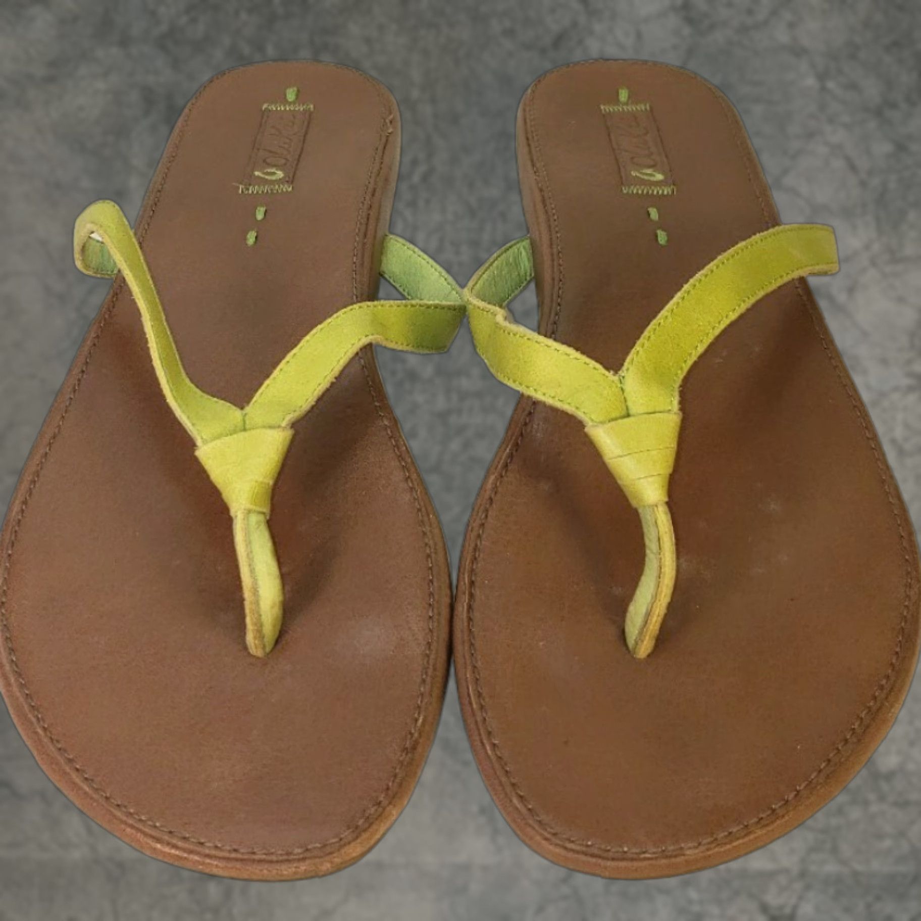 Olukai OluKai Hulali Flats Sandal Flip Flop Women's Size 11M Green Leather Straps Sandals Casual Comfort Arch Support Leather Insole M Strap Size US 11 / IT 41 - 1 Thumbnail