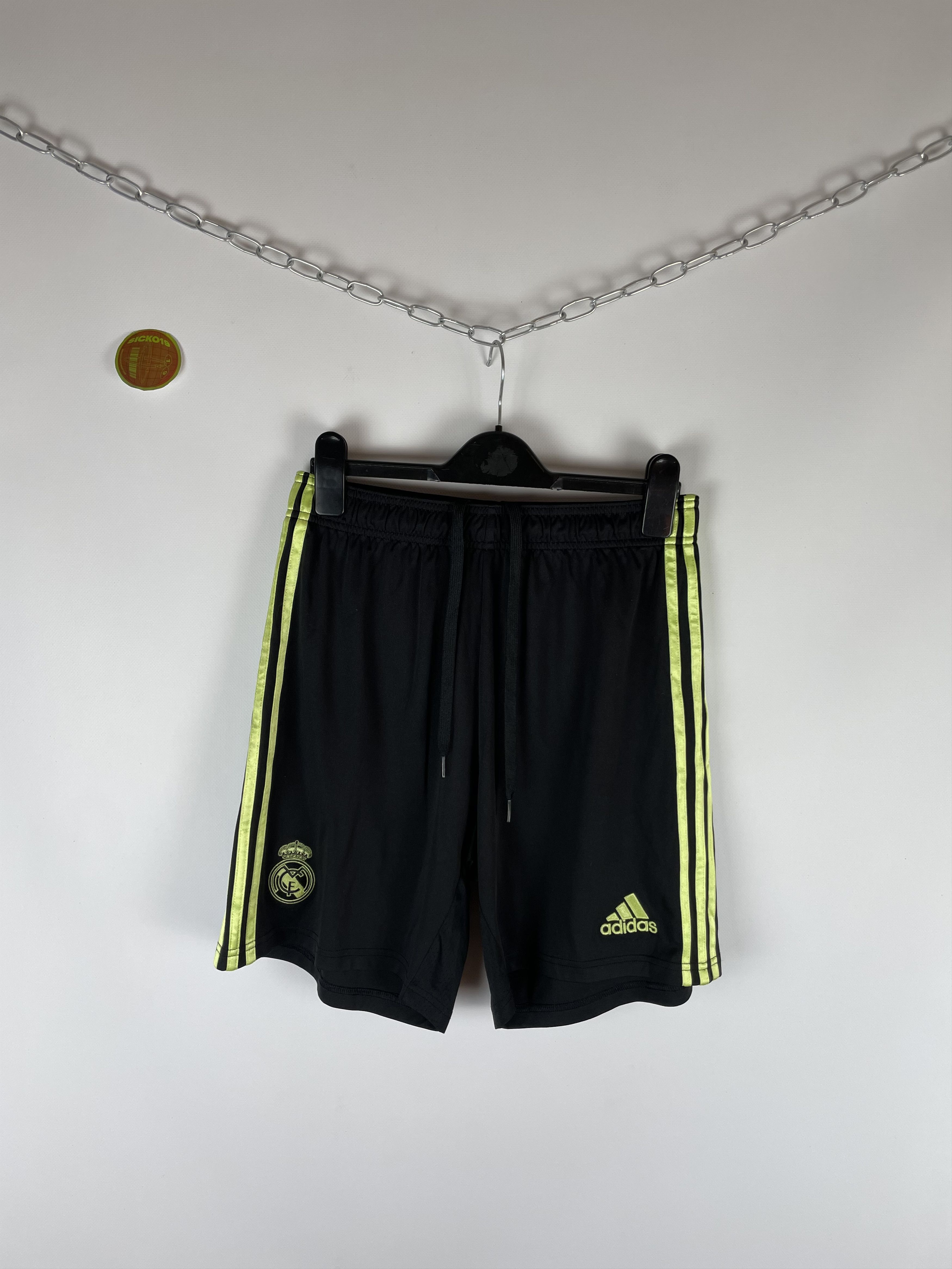 Adidas Vintage Adidas Shorts Soccer Footbal Size US 32 / EU 48 - 1 Thumbnail