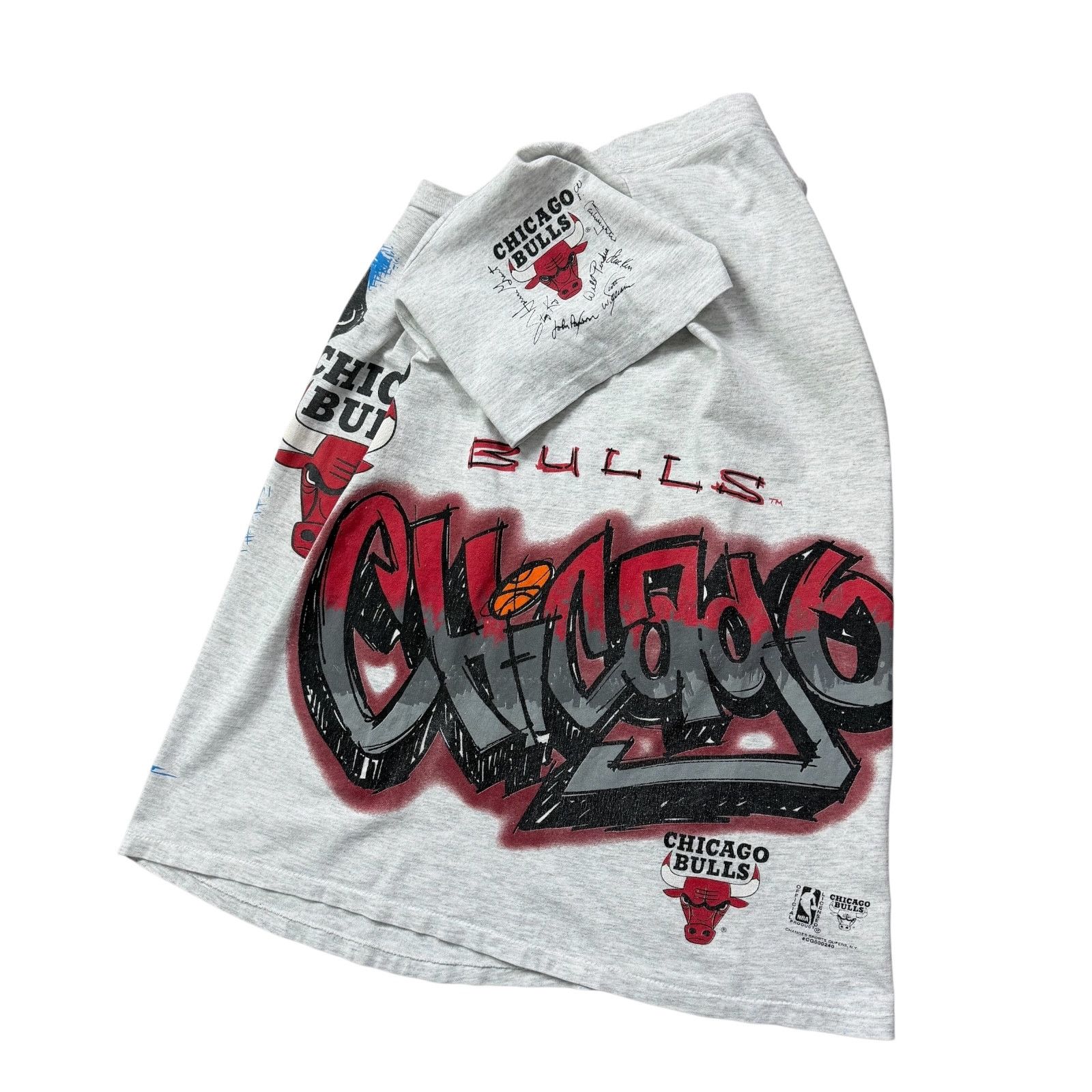 NBA RARE VTG 90s CHICAGO BULLS SUPERHERO CHANGES T-SHIRT Size US L / EU 52-54 / 3 - 3 Thumbnail