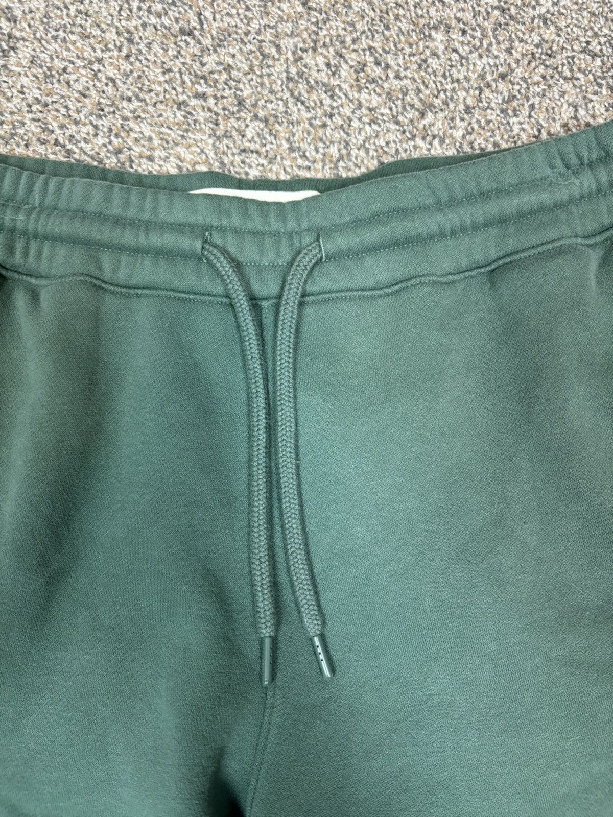 Hollister Hollister mid thigh green loose shorts Size US 32 / EU 48 - 3 Thumbnail