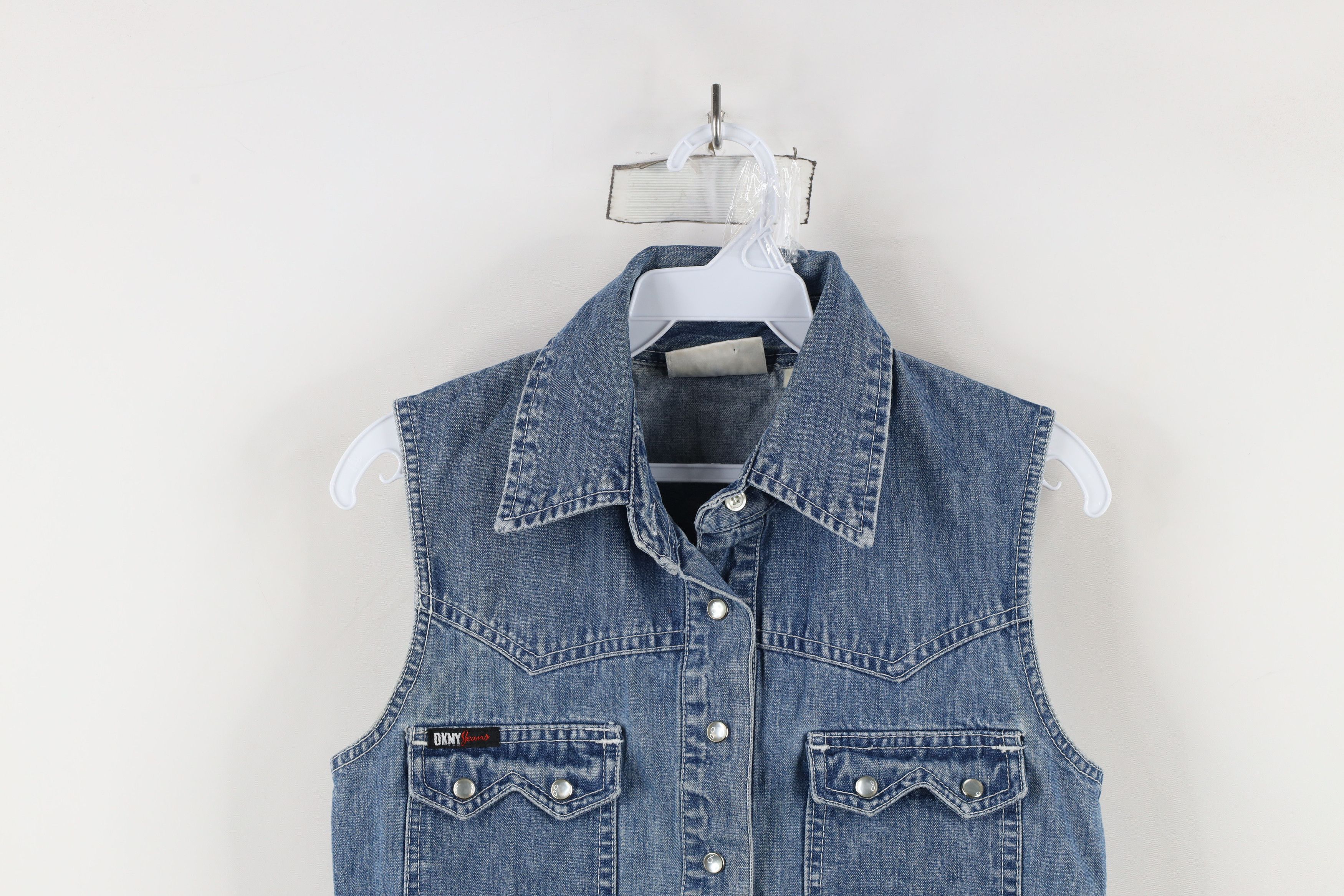 DKNY × Vintage Vintage 90s DKNY Western Denim Jean Sleeveless Button Shirt Size S / US 4 / IT 40 - 2 Thumbnail