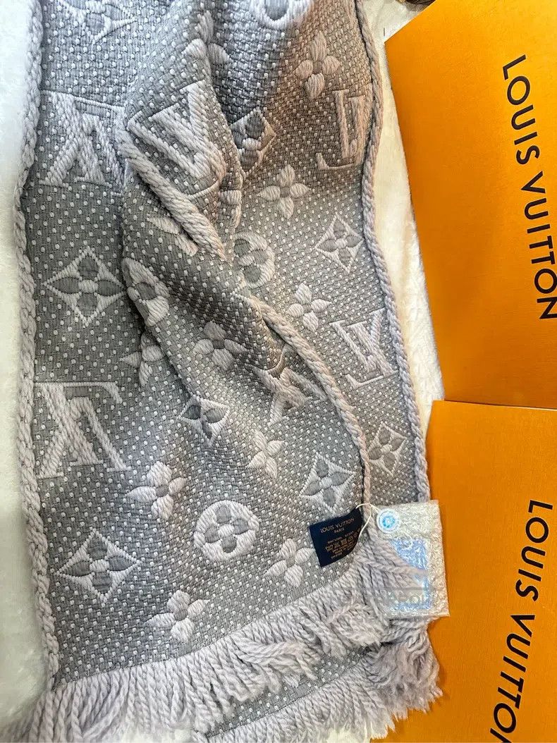 Louis Vuitton Louis Vuitton Pearl reversible scarf Size ONE SIZE - 4 Thumbnail