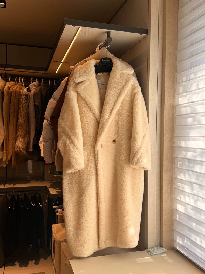 Max Mara Max Mara White teddy bear Size S / US 4 / IT 40 - 1 Thumbnail