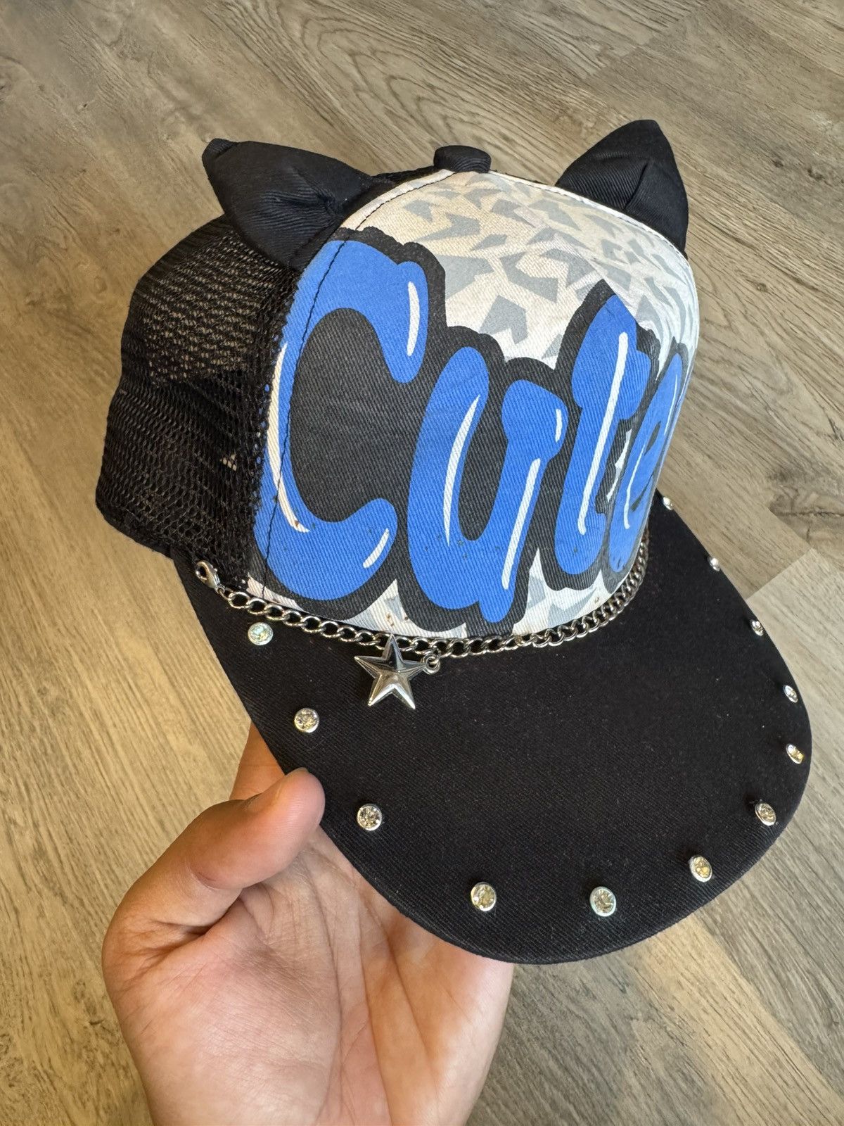Japanese Brand BLACK & WHITE TRUCKER HAT WITH CAT EARS CUTEGIRL GRAFFITI Size ONE SIZE - 3 Thumbnail