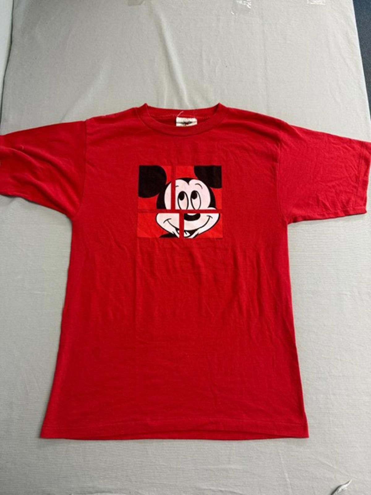 VTG Mickey & Co T-shirt Mickey Mouse Window 1996 Tee -L