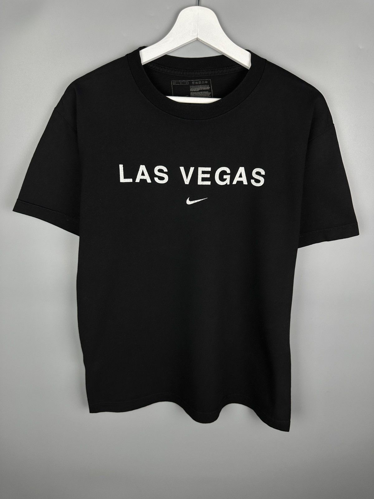 Nike 90s Vintage Nike Las Vegas Center Swoosh Logo T Shirt Tee Size US M / EU 48-50 / 2 - 1 Thumbnail