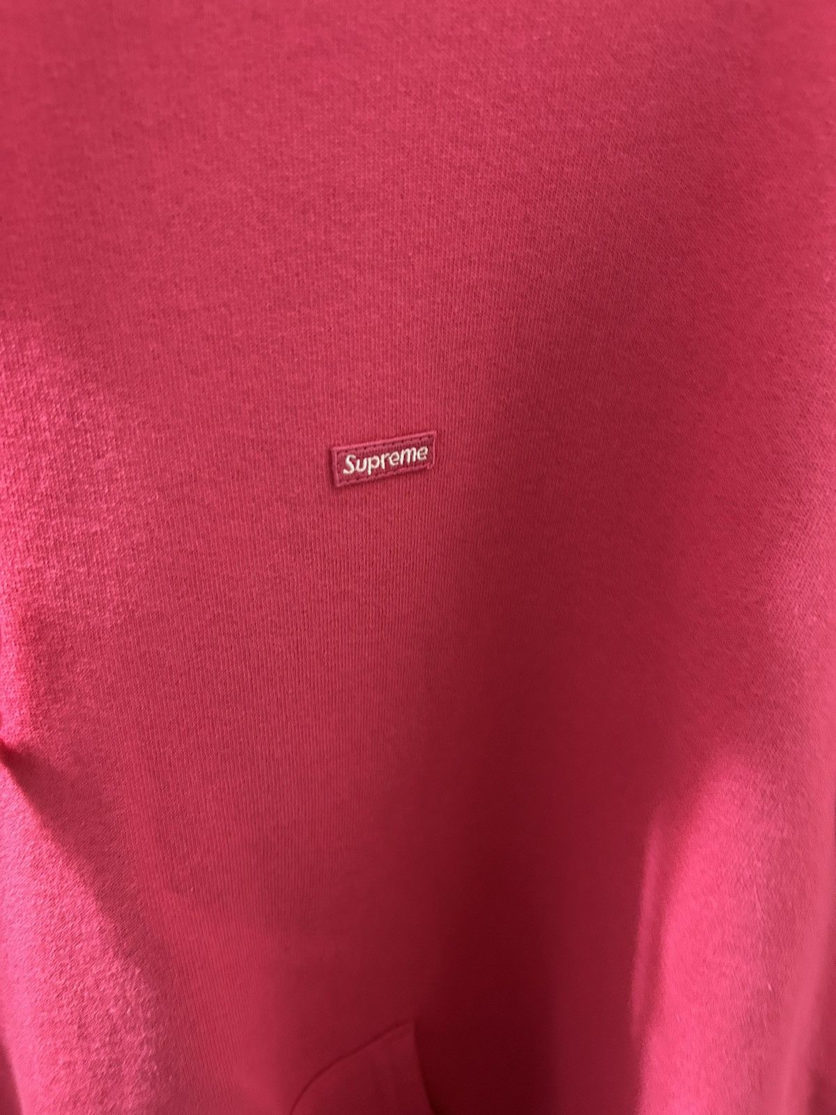 Supreme Supreme small box logo magenta hoodie size M Brand new!! Size US M / EU 48-50 / 2 - 4 Thumbnail