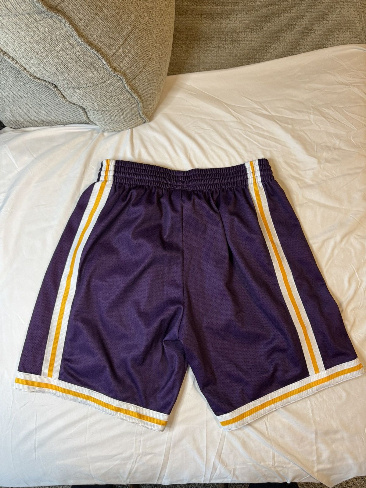 Mitchell & Ness Lakers Shorts Mitchell & Ness L Size US 34 / EU 50 - 5 Thumbnail