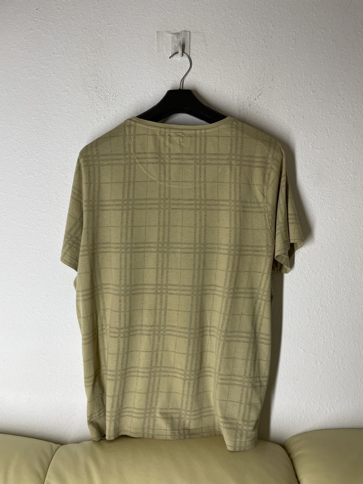 Burberry Vintage Burberry London Nova Check T Shirt Beige Size US XL / EU 56 / 4 - 2 Thumbnail