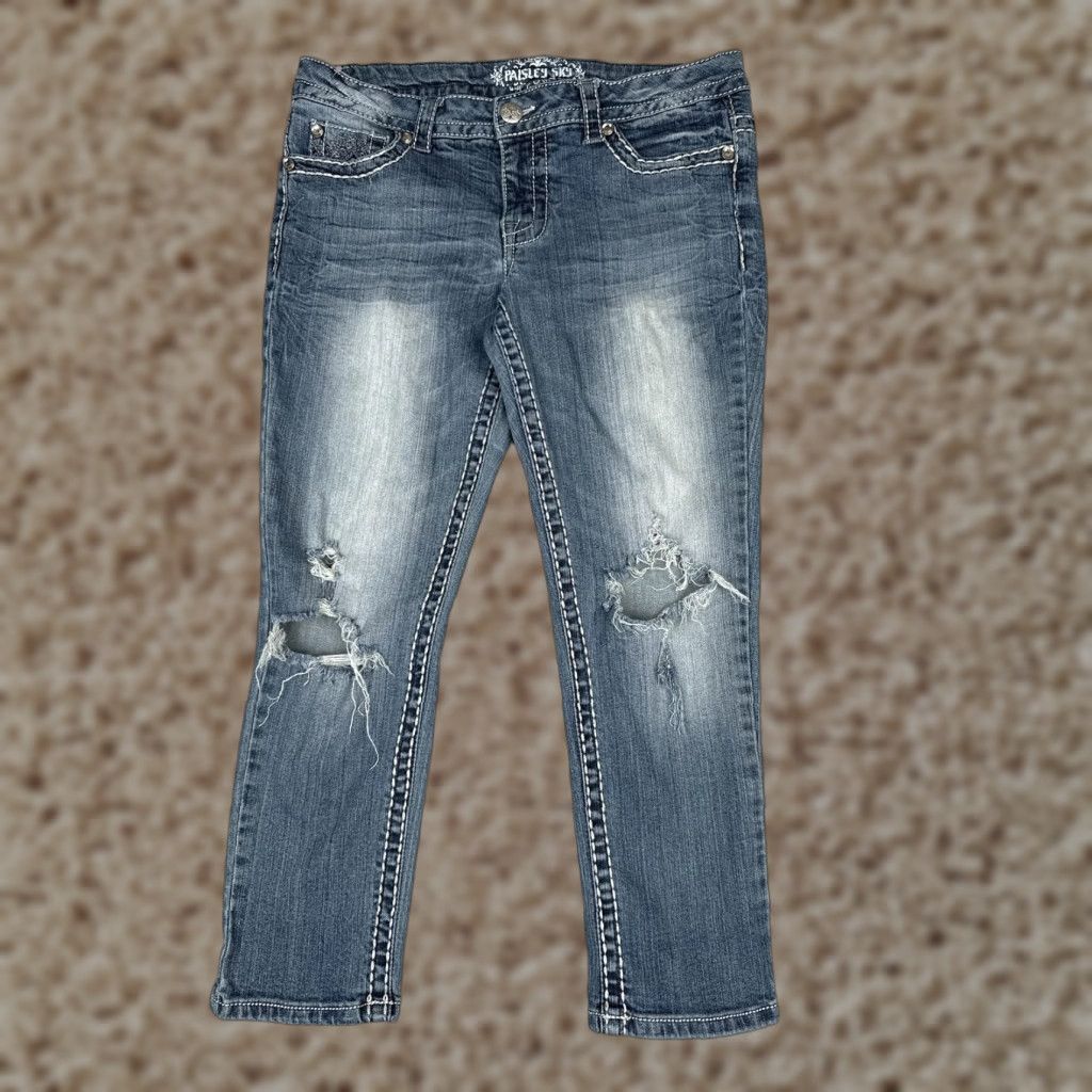 Denime Paisley Sky Jeans Women 8 Capri Blue Distressed Lace Denim 30x24 Mid Rise 5-Pocket Studded Embroidered Cotton Blend Spandex Pattern Solid Size 30" / US 8 / IT 44 - 1 Thumbnail