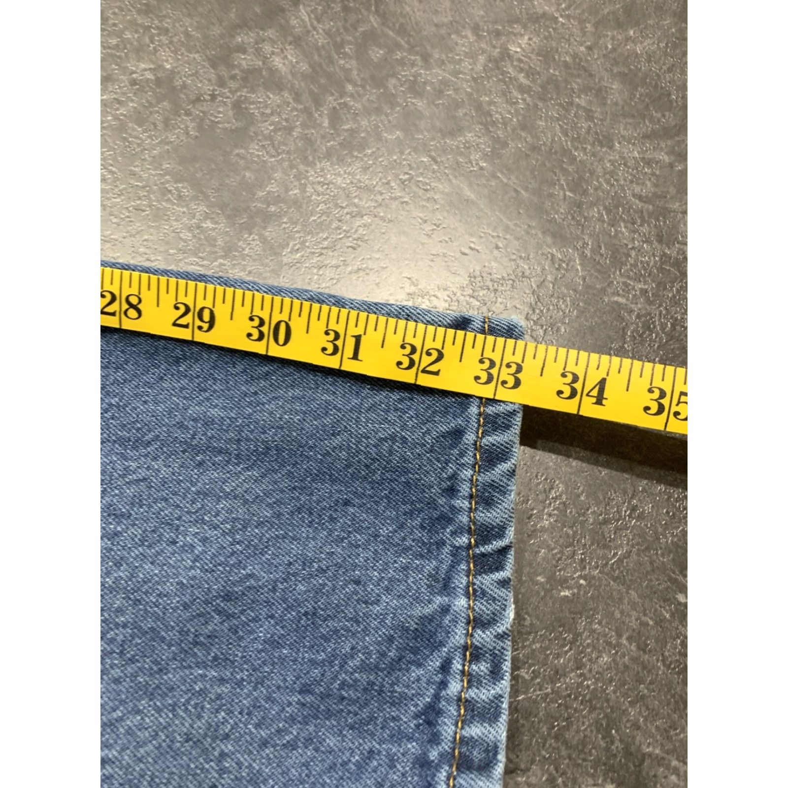 Levi's VINTAGE Levi's 550 Jeans Mens 46x33 Relaxed Taper Denim Blue 90s Mens Size US 30 / EU 46 - 6 Thumbnail