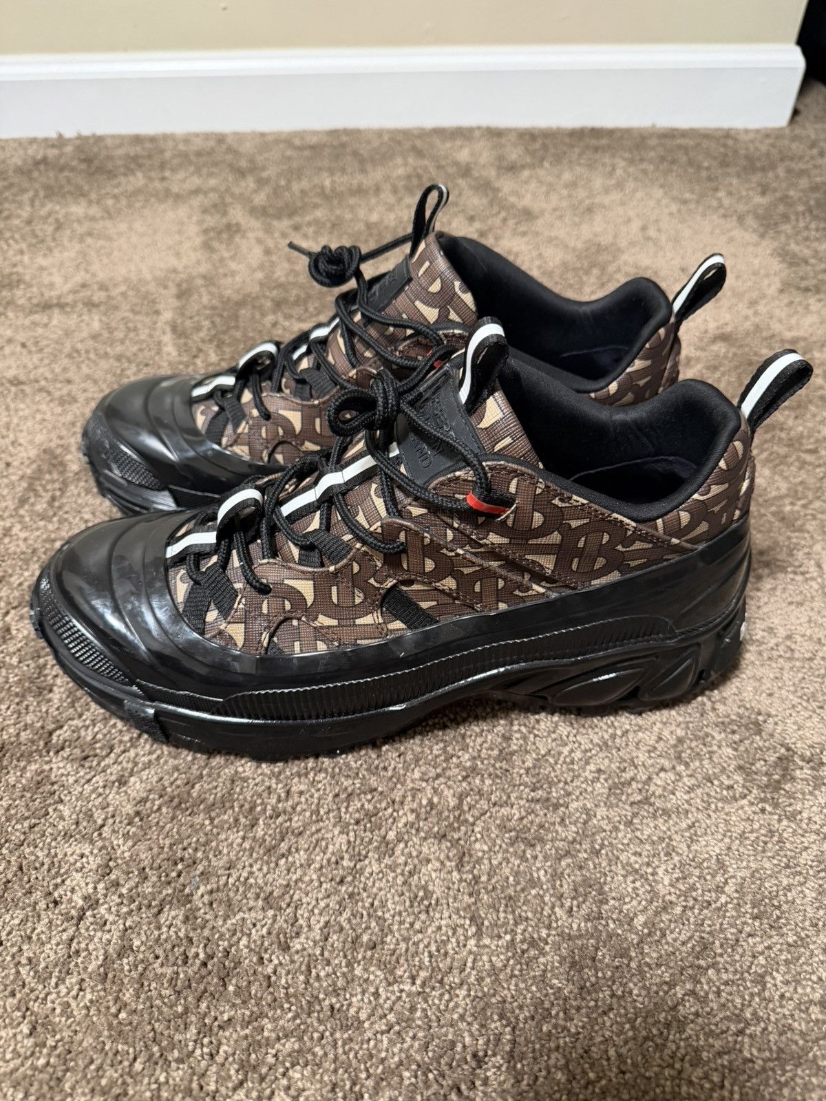 Burberry Burberry Arthur Monogram Sneaker Size US 9 / EU 42 - 2 Thumbnail