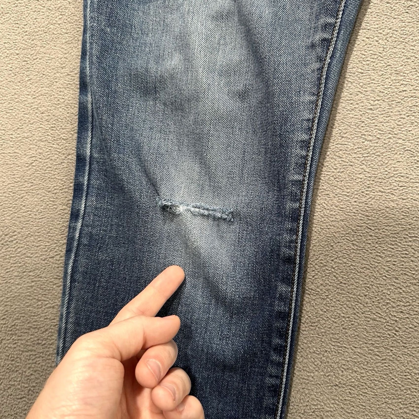 Old Navy Old Navy Womens Jeans Size 4 Blue Denim Straight Mid Rise Distressed Faded GUC Size 27" / US 4 / IT 40 - 7 Thumbnail