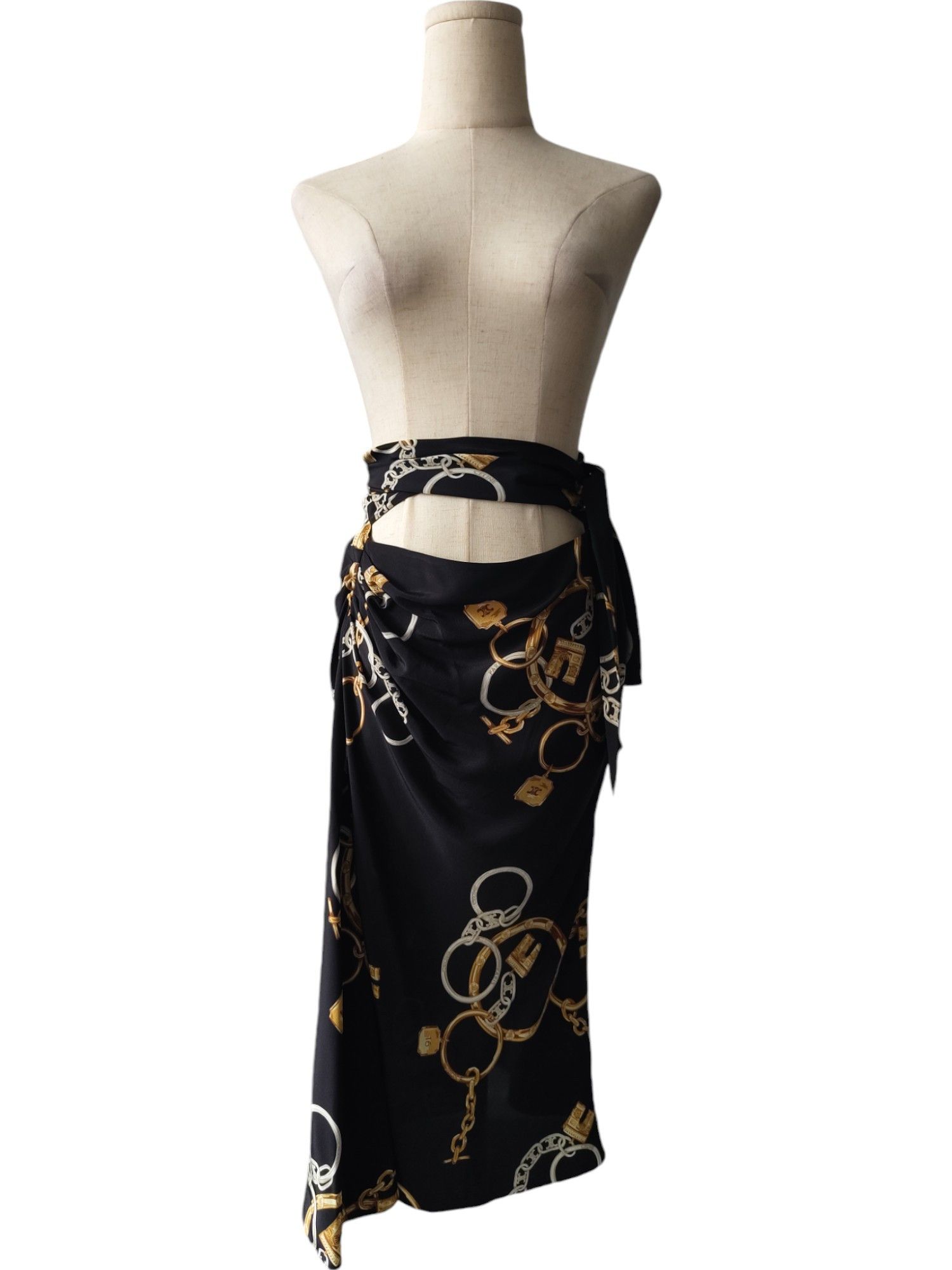 Celine Silk Skirt With Signature Celine Chain Graphics Size 26" / US 2 / IT 38 - 1 Thumbnail
