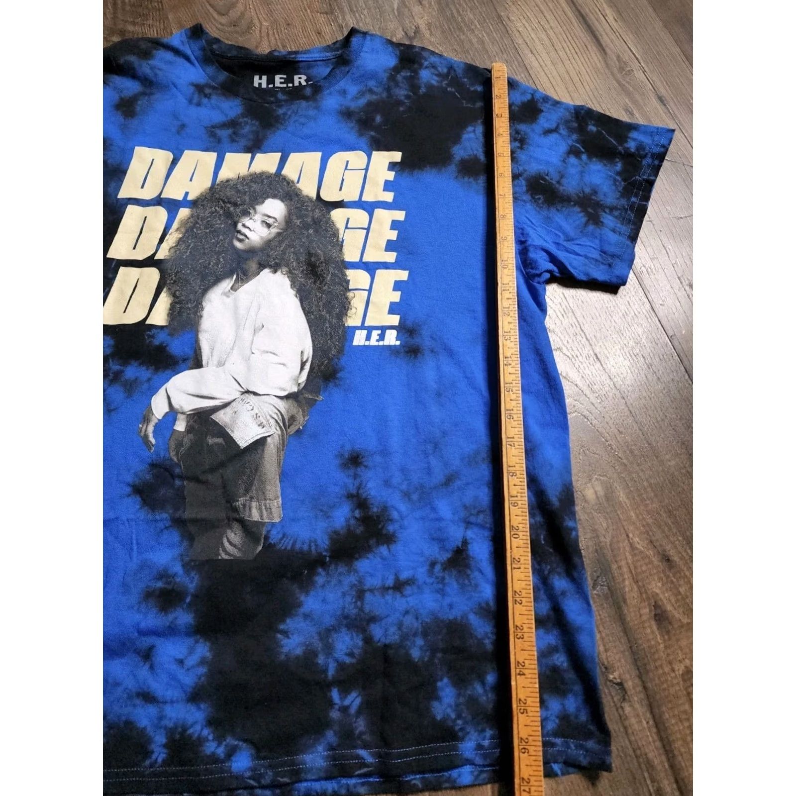 Vintage Mens XL HER H.E.R. DAMAGE Blue Tie Dye T Shirt Band Tee Shirt Size US XL / EU 56 / 4 - 2 Thumbnail