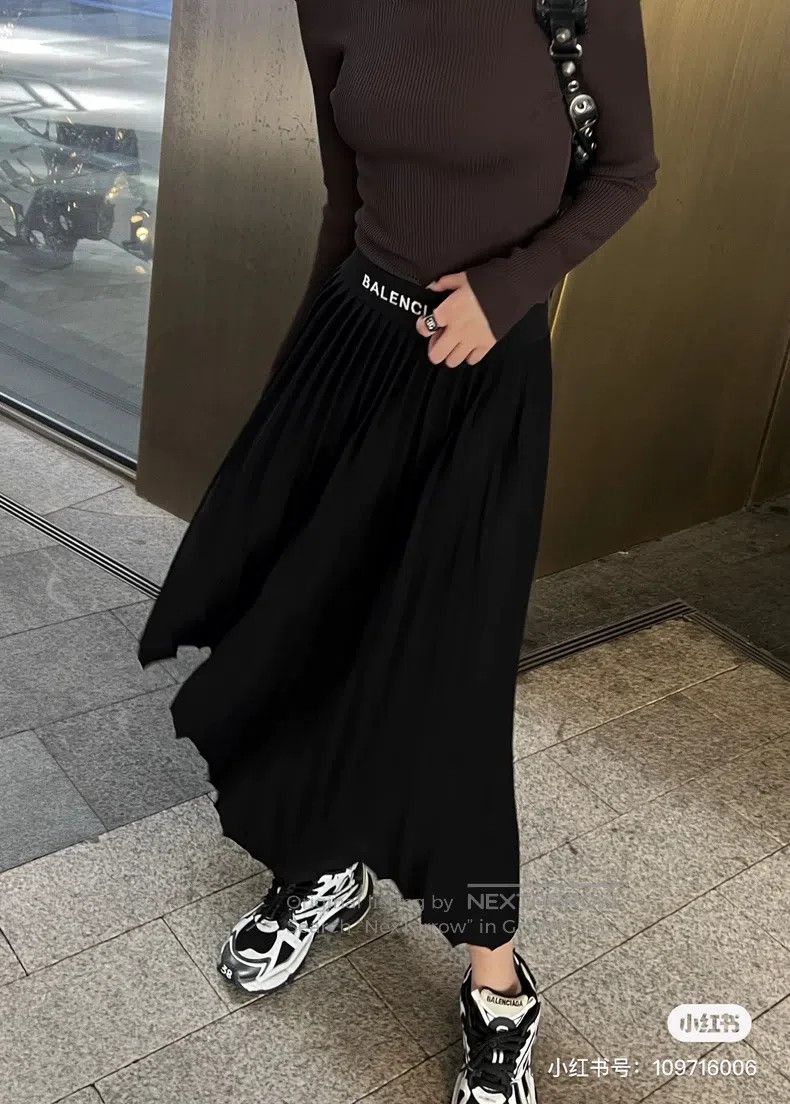 Balenciaga Balenciaga Black Pleated Asymmetrical Skirt, Size 38, Wais Size 37" - 2 Thumbnail