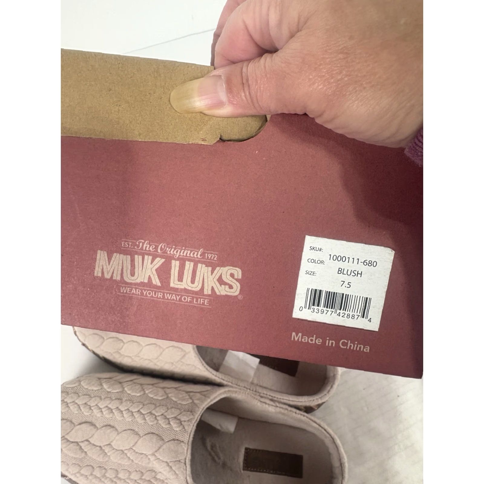 Vintage Muk Luks Slides Womens 7.5 Pink Faux Fur Comfort Cushioned Slip On Casual Platform 1in Rubber Soles Size US 7.5 / IT 37.5 - 7 Thumbnail