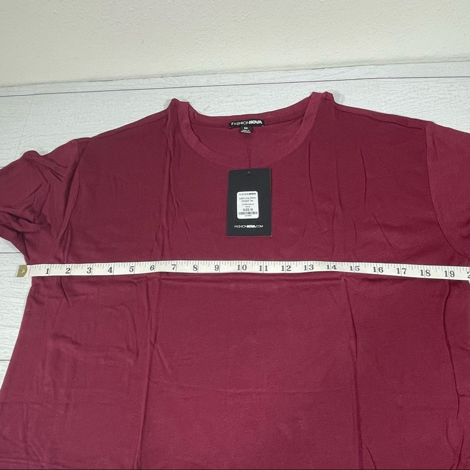 Other FASHION NOVA Wine Cropped Long Sleeved Tee Size M NWT Size M / US 6-8 / IT 42-44 - 3 Thumbnail