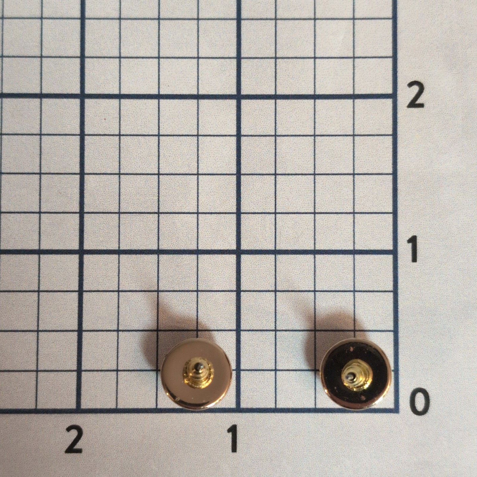 Vintage VTG 1980s Cute As a Button Gold-Tone Pierced Stud Earrings Size ONE SIZE - 6 Thumbnail