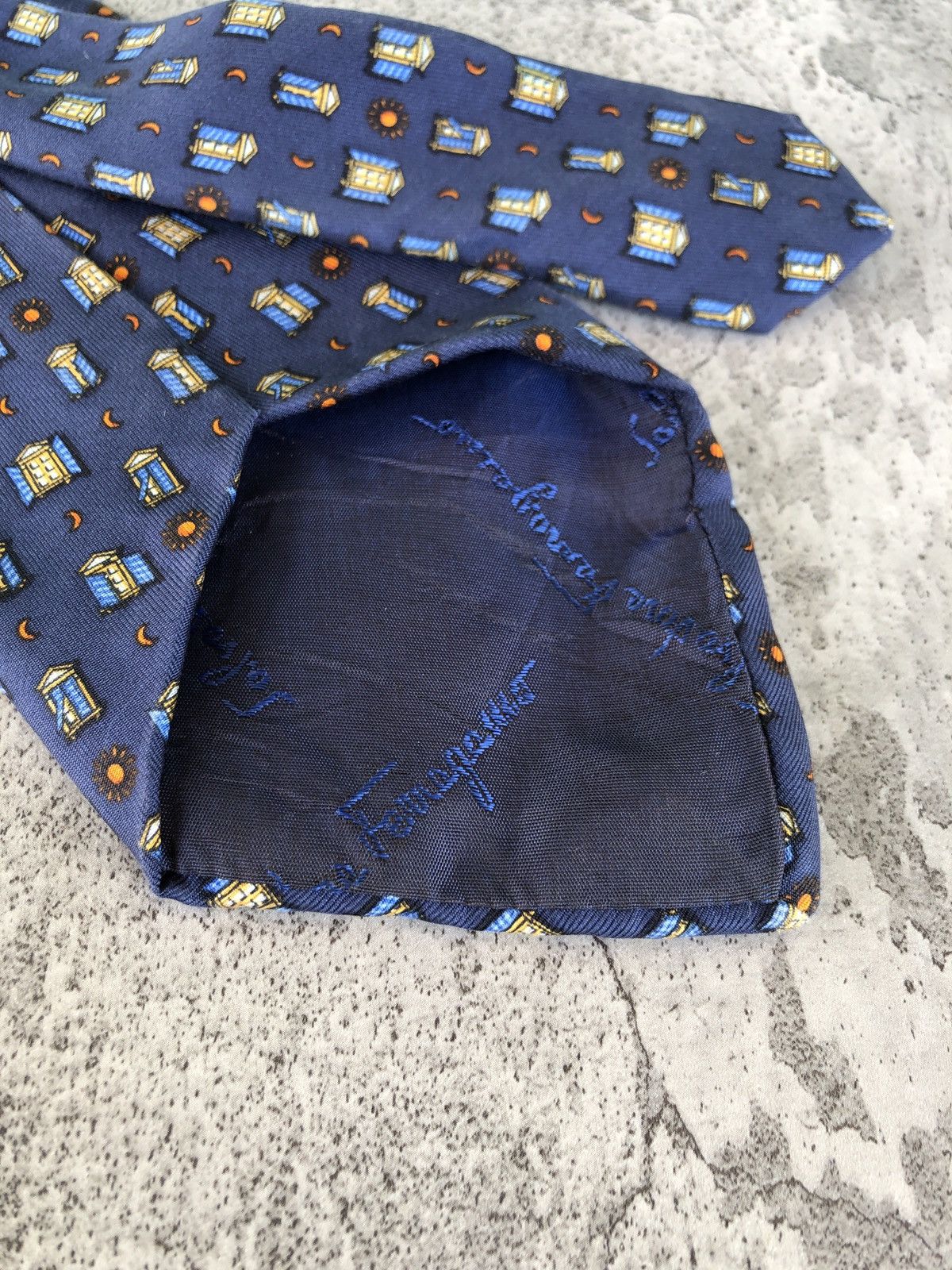 Salvatore Ferragamo Vintage Salvatore Oregano 100% silk Tie Size ONE SIZE - 4 Thumbnail