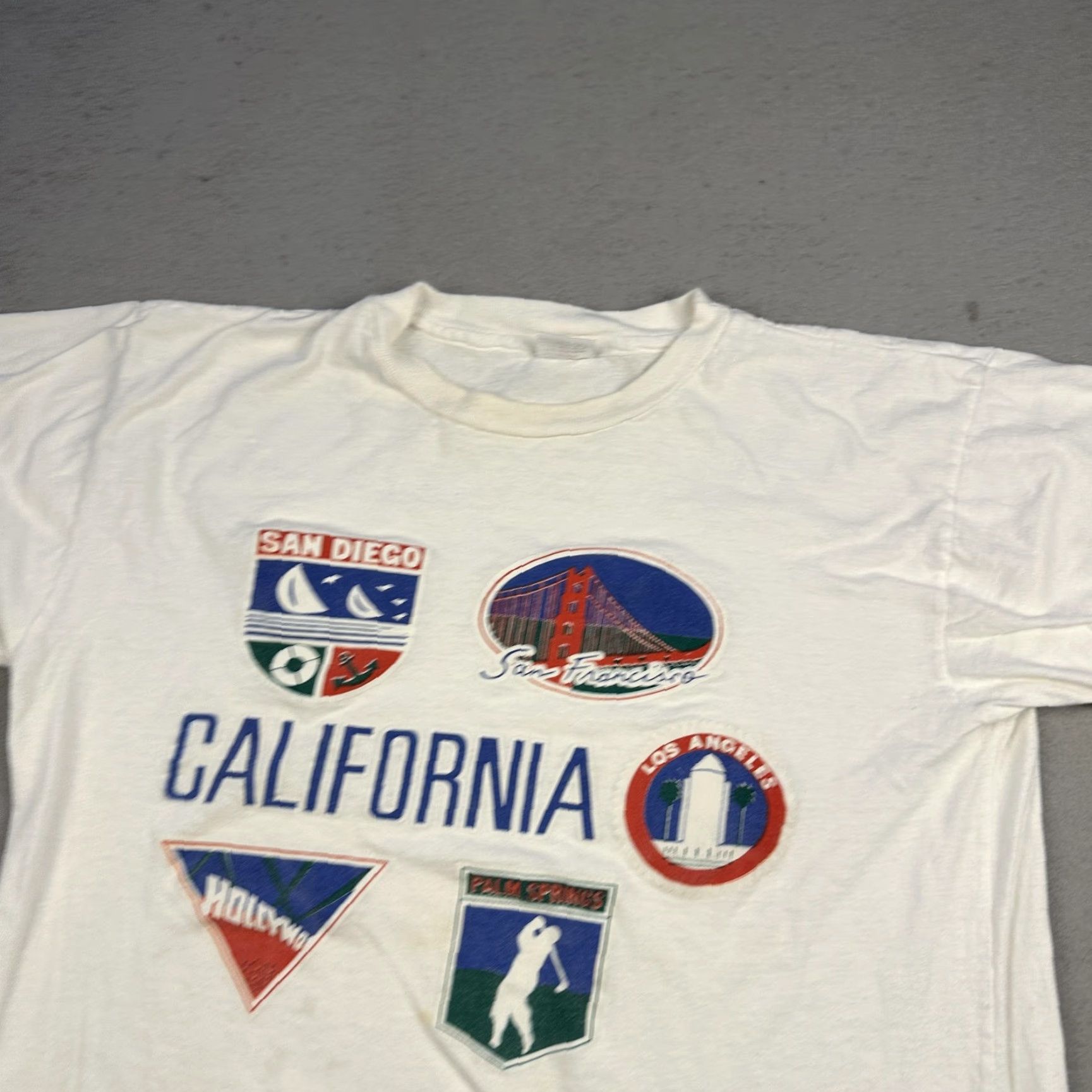 Vintage VINTAGE California Shirt Mens Medium White Tourist Cities Graphic Souvenir 80s Size US M / EU 48-50 / 2 - 5 Thumbnail