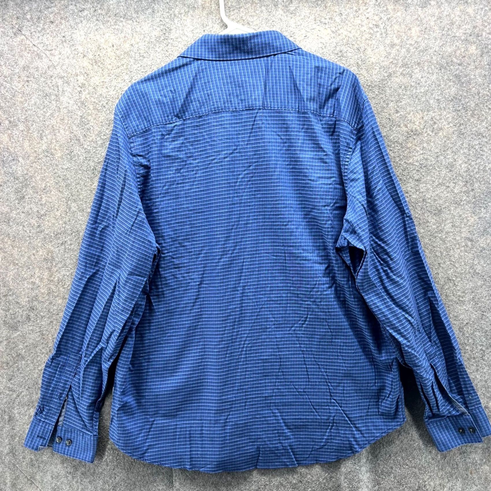 Calvin Klein VINTAGE Calvin Klein Shirt Mens XL Blue Button-Down Gingham Outdoors Utility Pockets - Casual Formal Business Size US XL / EU 56 / 4 - 2 Thumbnail