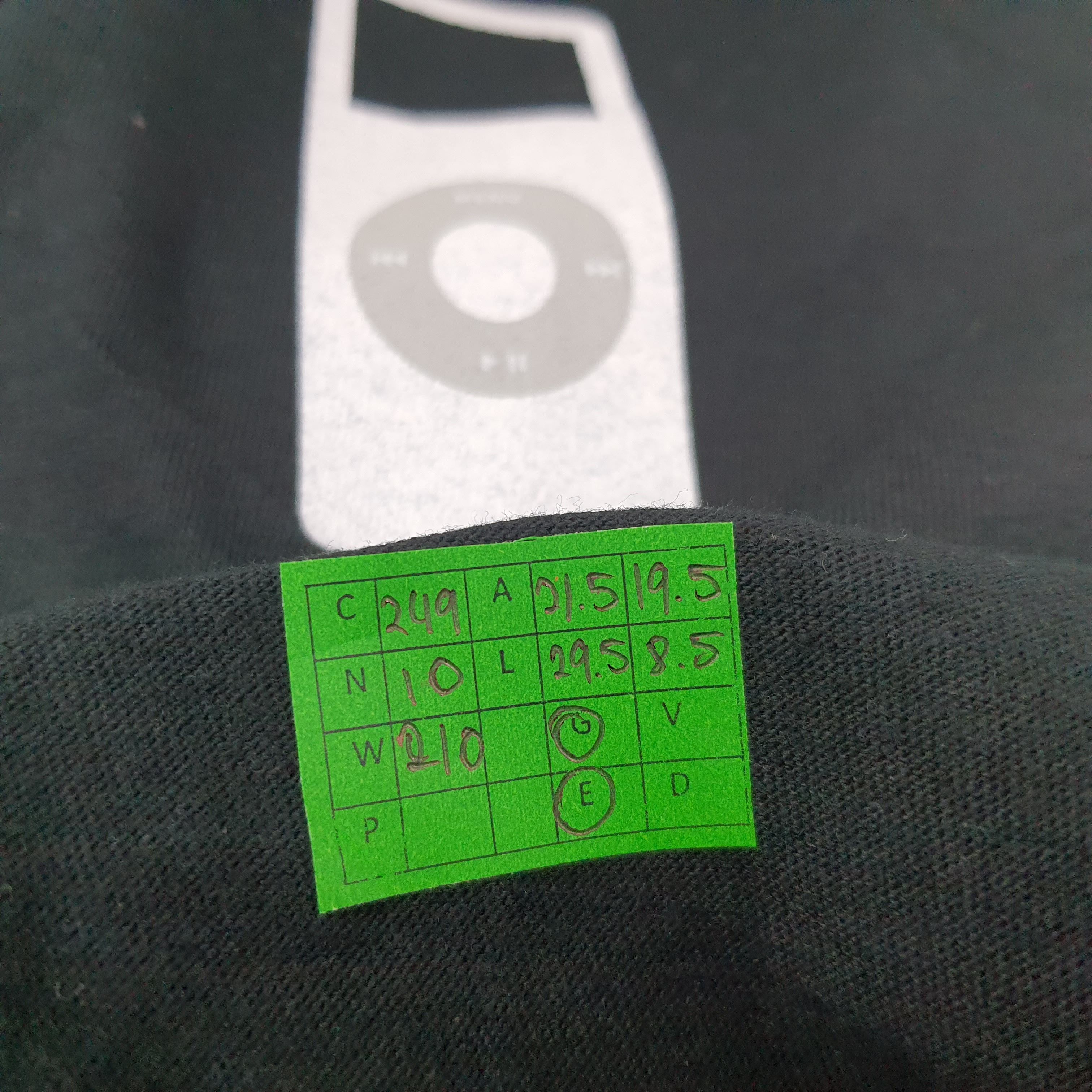 Apple Vintage Apple iPod nano Product Tshirt C249N10 Size US L / EU 52-54 / 3 - 7 Thumbnail