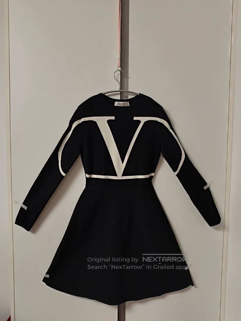 Valentino Valentino Black knitted dress Size S / US 4 / IT 40 - 1 Thumbnail