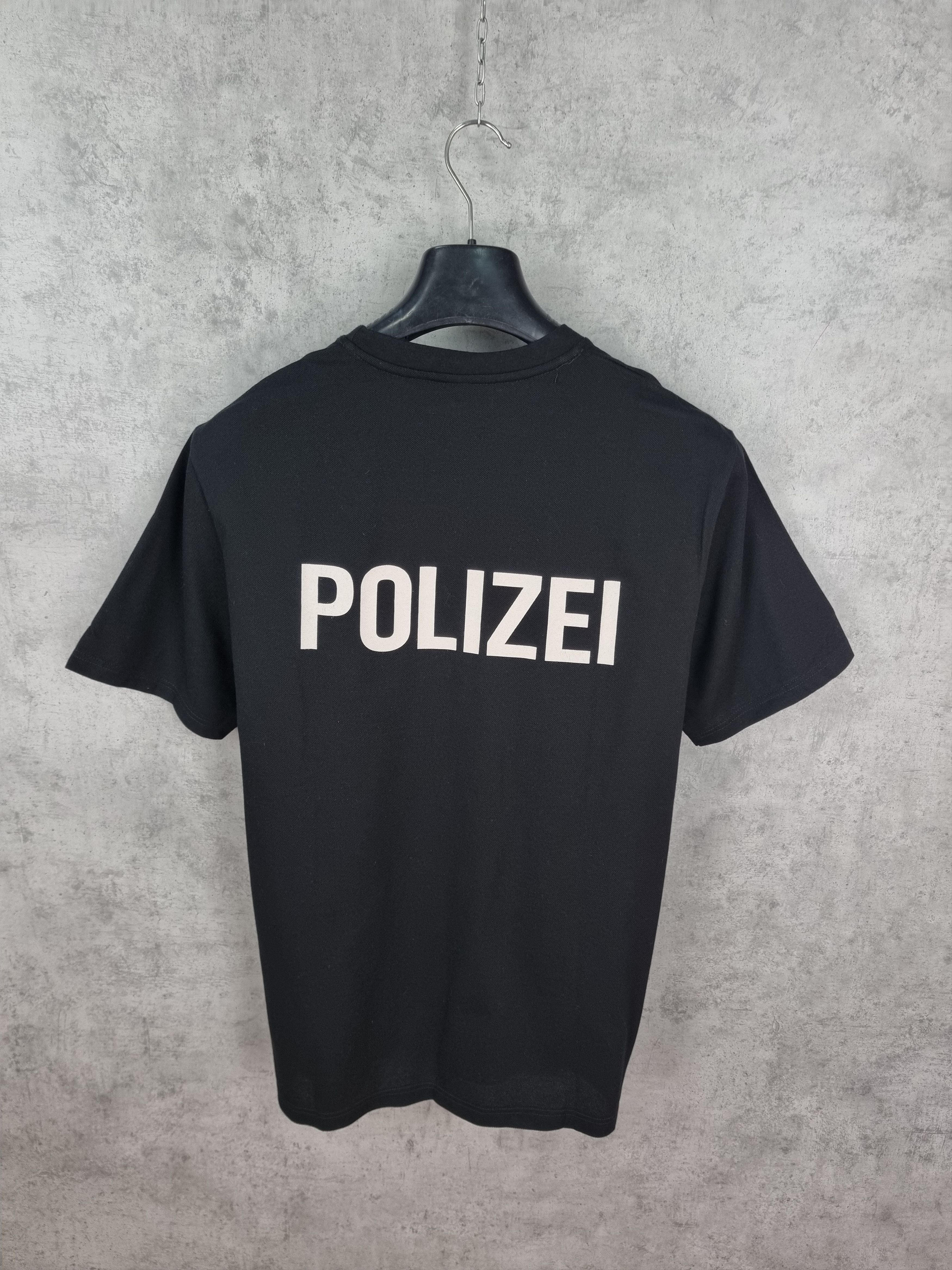 Vintage 90s Polizei Print Tee Shirt Vetements Style seen on Kanye Size US L / EU 52-54 / 3 - 3 Thumbnail