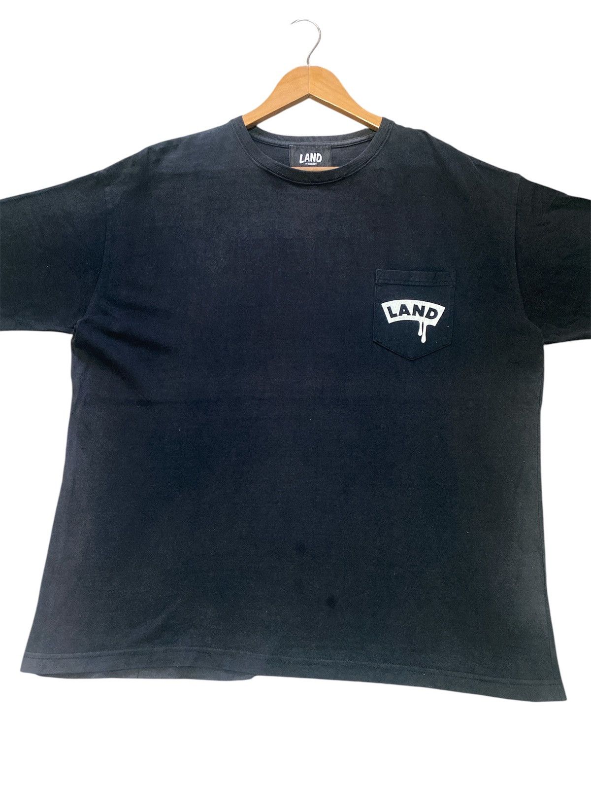 20471120 × Beauty Beast × Japanese Brand 💥RARE💥LAND BY MILKBOY LAND DRIP LOGO POKET T-SHIRT 🔥 Size US XL / EU 56 / 4 - 4 Thumbnail