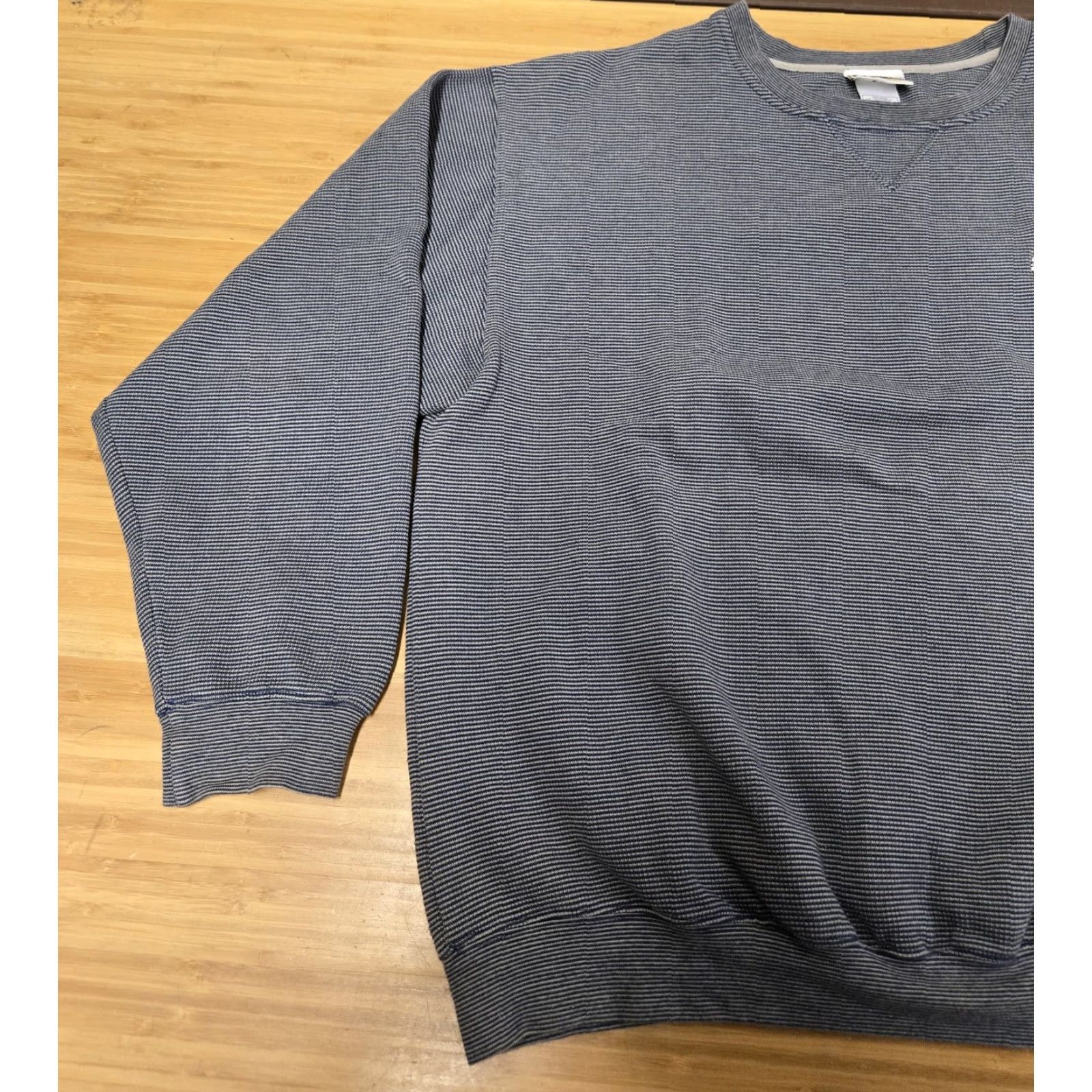 Disney Walt Disney World Mickey Mouse Crewneck Sweatshirt Striped Embroidered Logo Mens L Blue Size US L / EU 52-54 / 3 - 3 Thumbnail