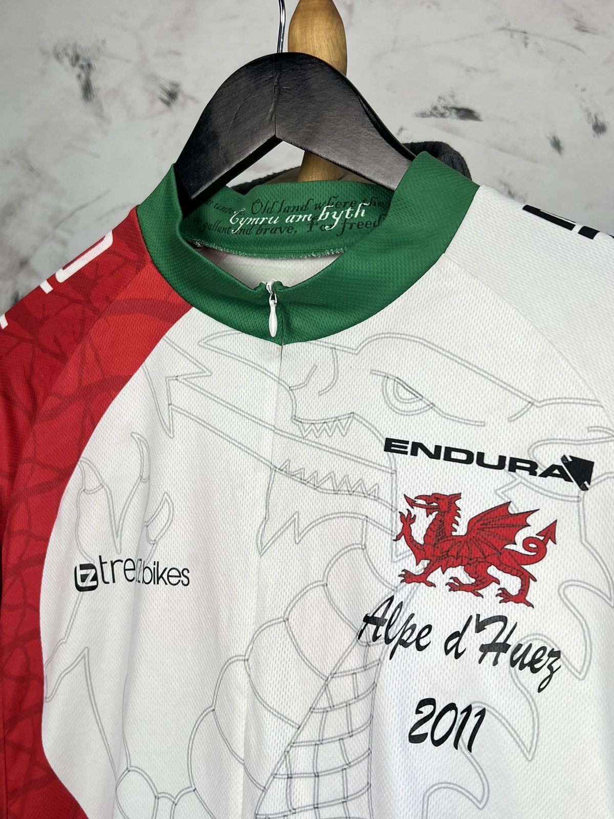 Vintage 2011 Endura Cymru Wales Cycling Jersey Size L Size US L / EU 52-54 / 3 - 3 Thumbnail