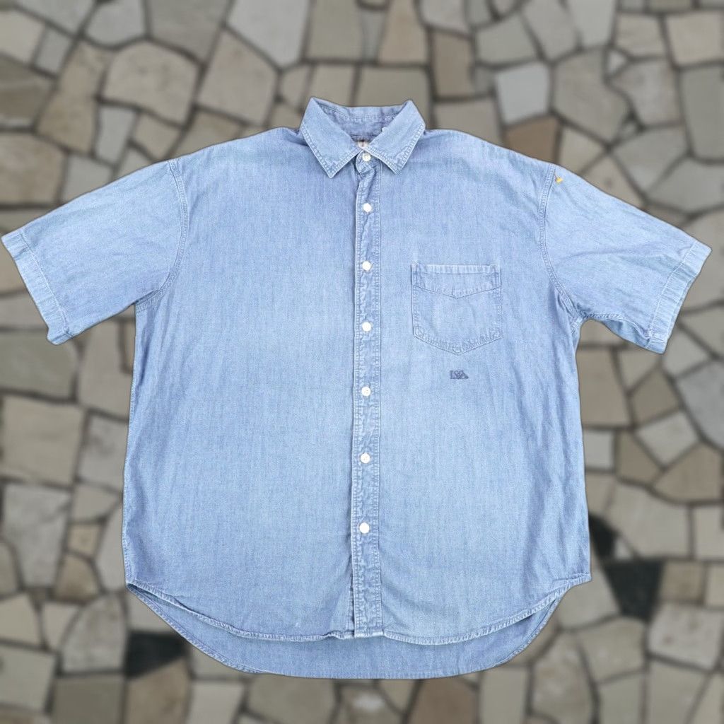 Levi's VINTAGE Levi's Shirt Mens M Blue Chambray Button-Up Workwear Embroidered Oversized Pockets 90s Mens Size US M / EU 48-50 / 2 - 1 Thumbnail