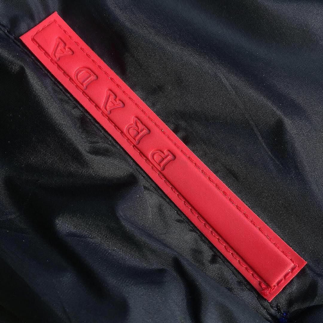 Prada SOLD - AW99 Technical PTFE Gore-Tex Hidden Glove Jacket Size US L / EU 52-54 / 3 - 14 Thumbnail