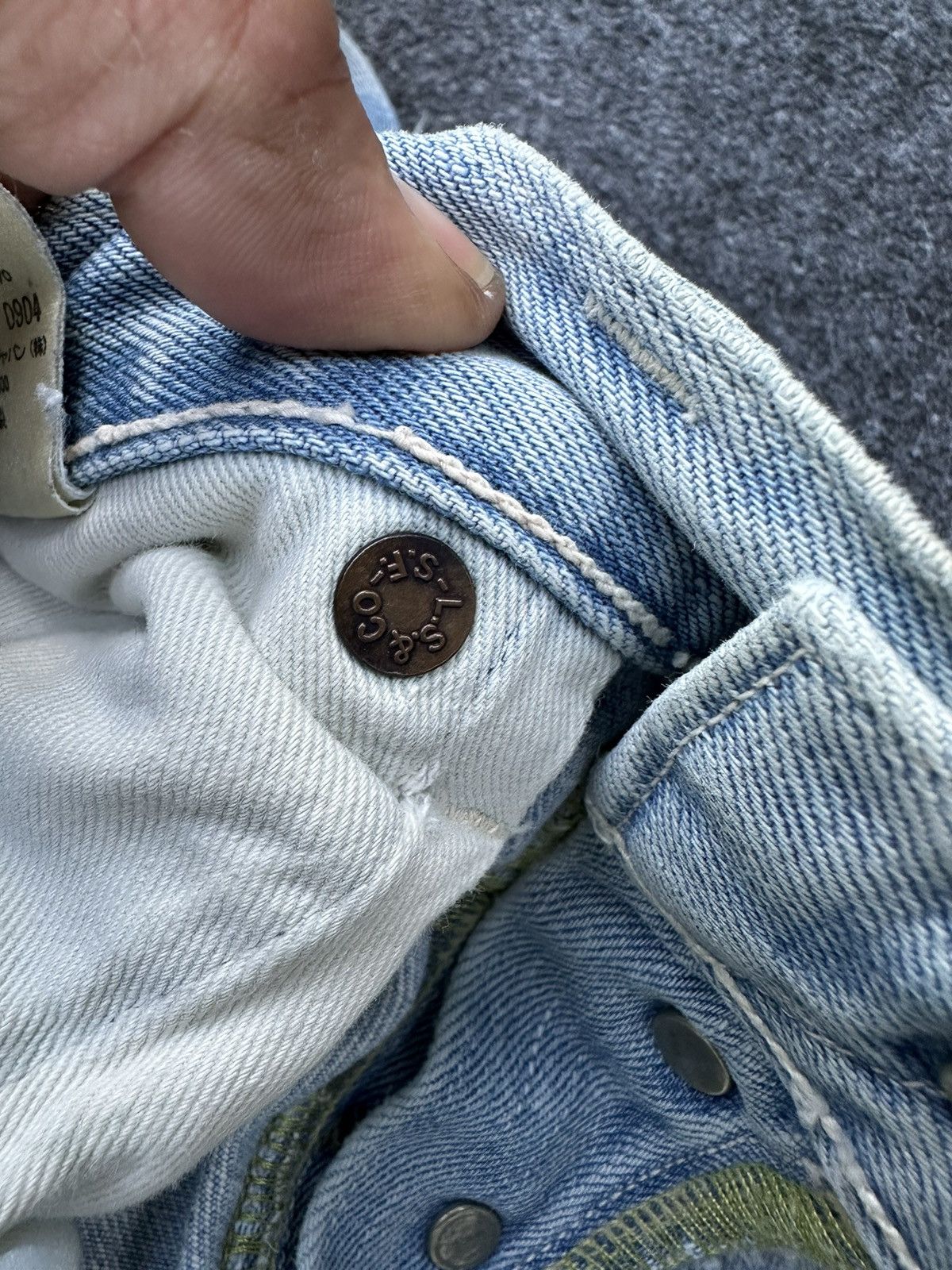 Levi's Vintage Levis 501 LVC Japan Distressed Denim 32x31 D49 Size US 32 / EU 48 - 18 Thumbnail