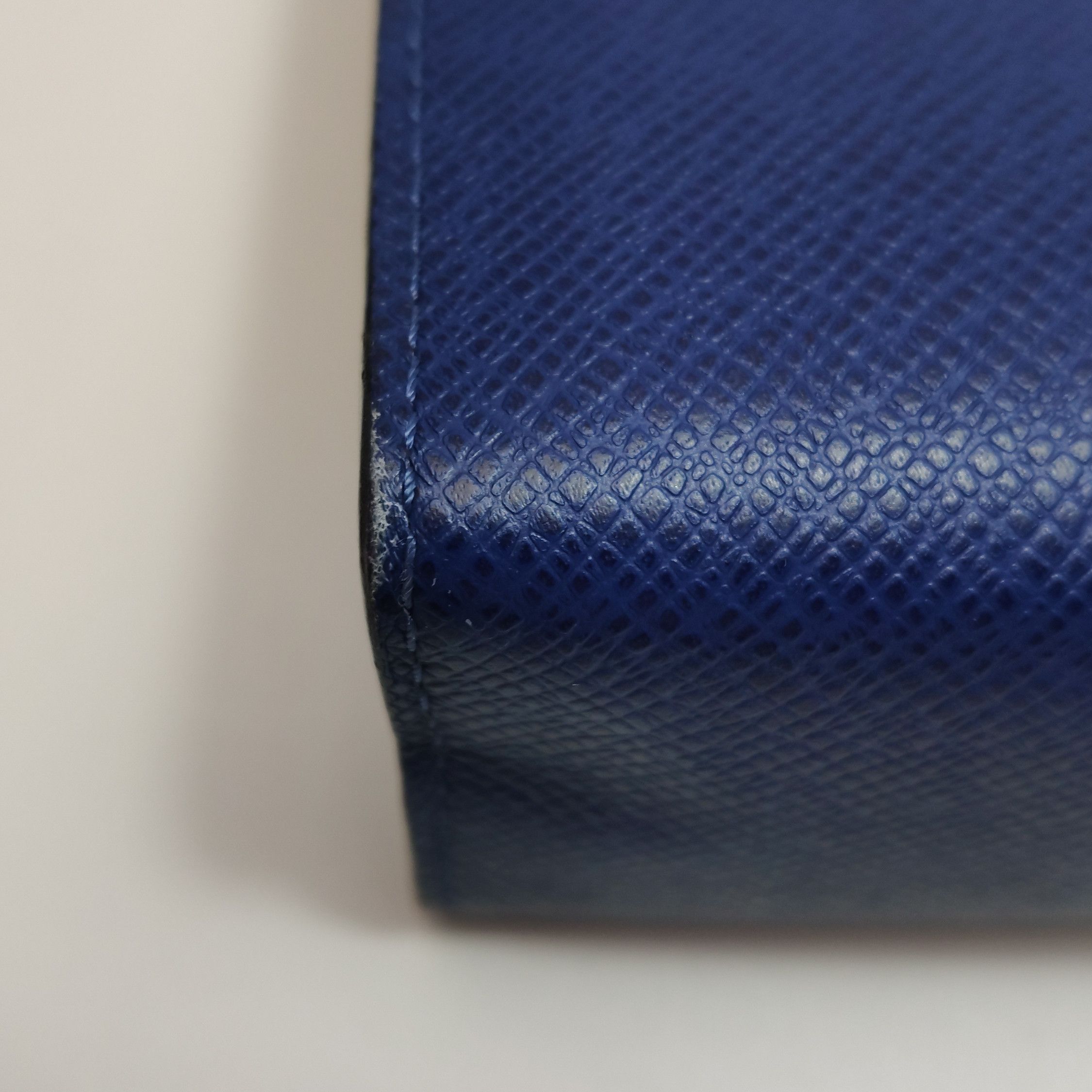 Louis Vuitton Louis Vuitton (LV) Pochette Voyage Medium Leather Colorbloc Size ONE SIZE - 9 Thumbnail