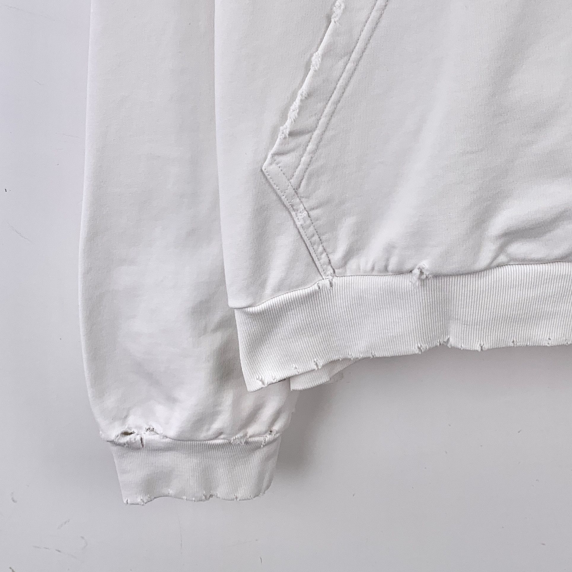 Balenciaga Balenciaga Distressed Hoodie White (XS) Size US XS / EU 42 / 0 - 5 Thumbnail