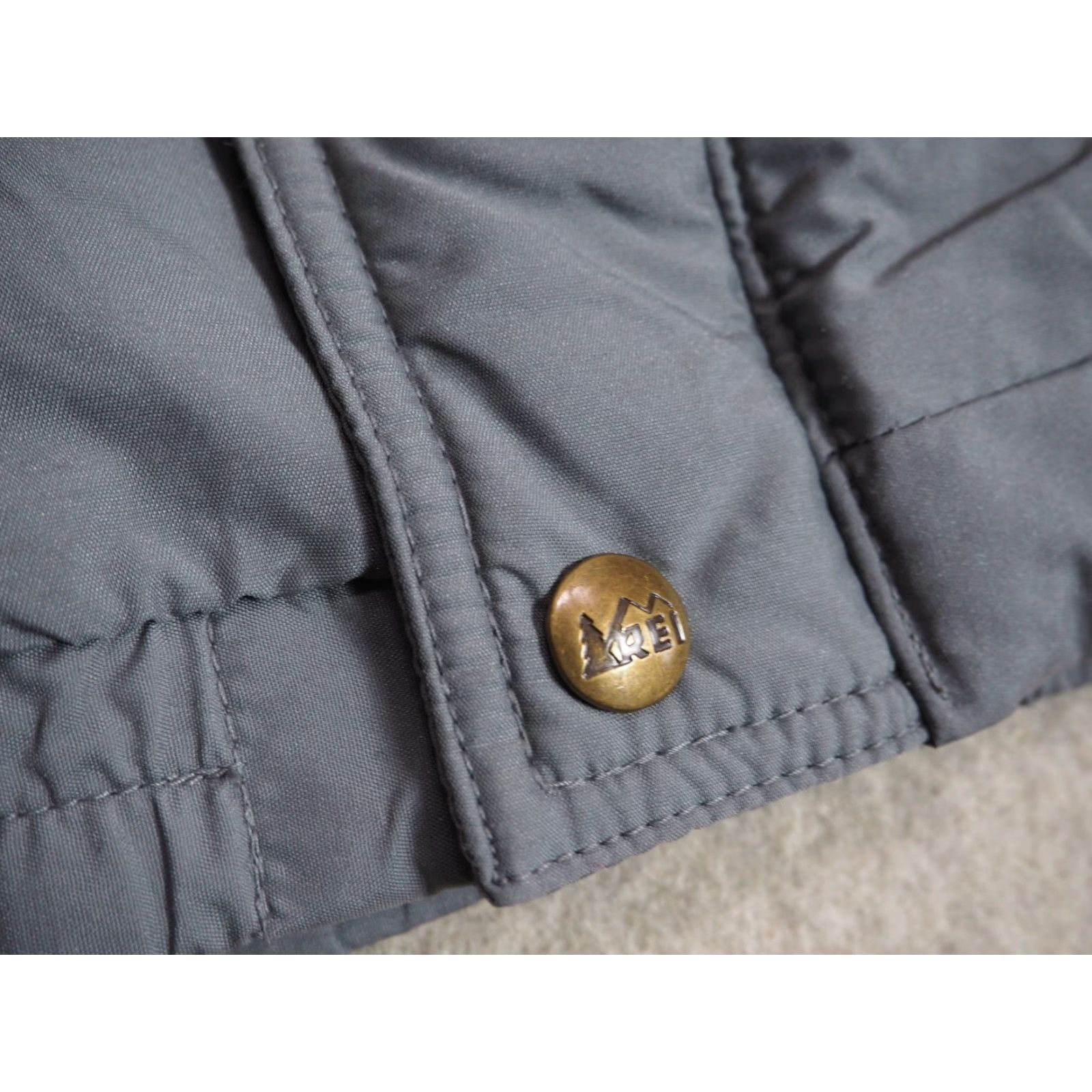 Vintage VINTAGE REI Entrant Stone Gray Zip Outdoor Nylon Shell Vest Mens S 80s 90s Outdoor Mens Vest Stone Gray Nylon Zip Shell REI Vest Men's S 1980s 90s Size US S / EU 44-46 / 1 - 7 Thumbnail